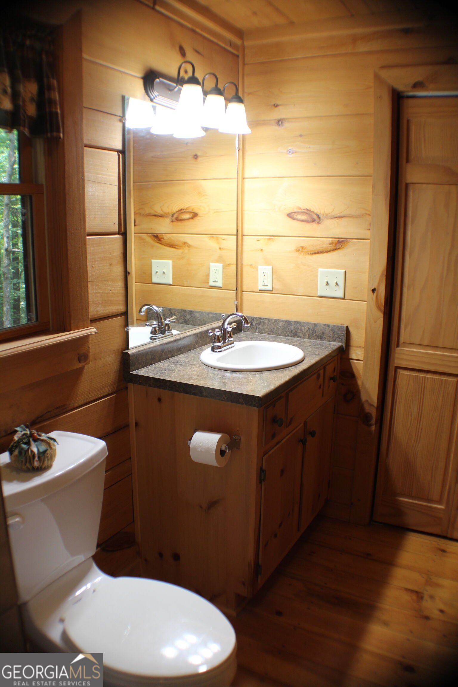 90 Pine Tree Drive Property Photo 9