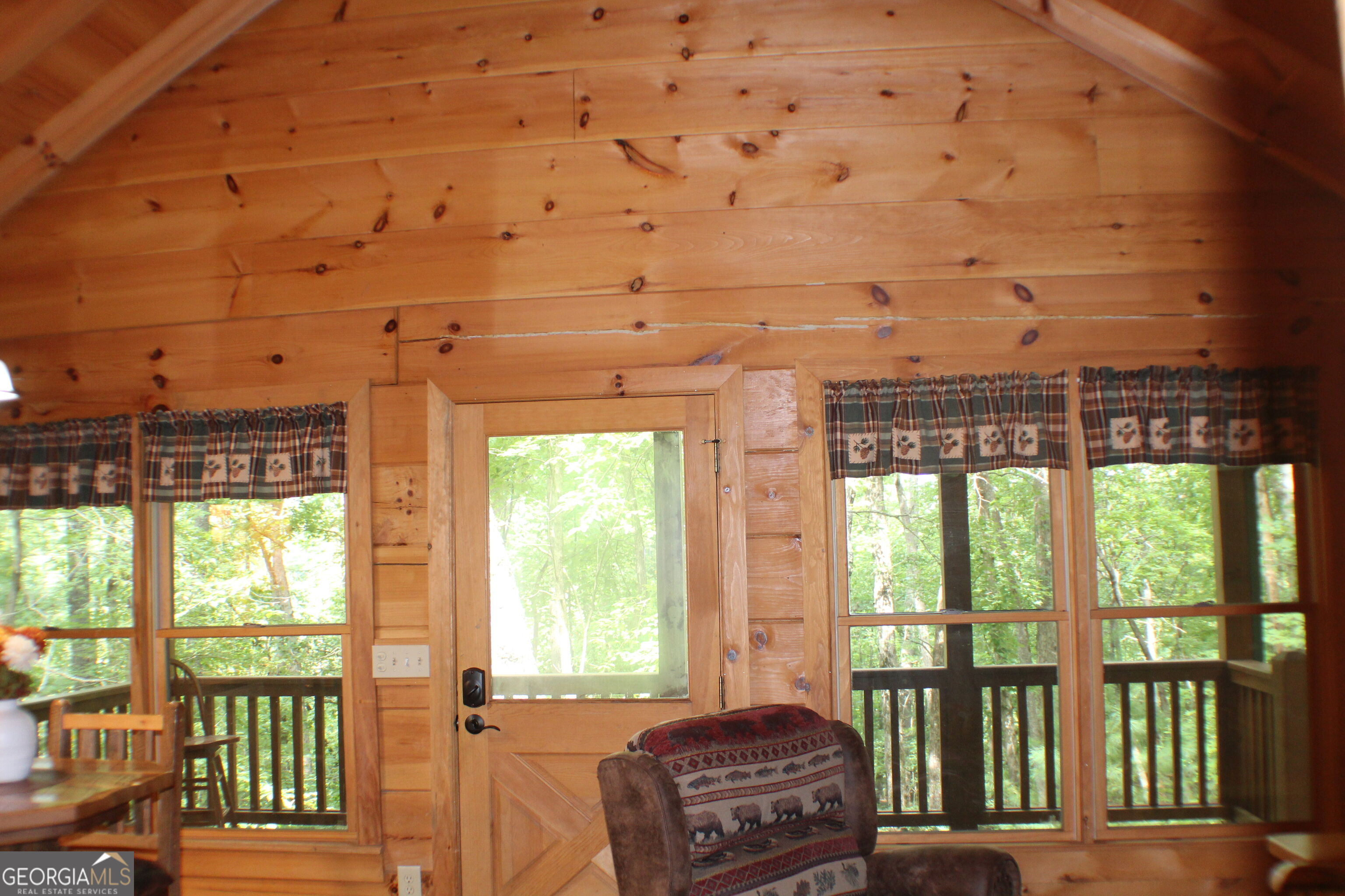 90 Pine Tree Drive Property Photo 13
