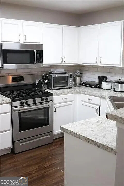 6531 Charter Way Property Photo 3
