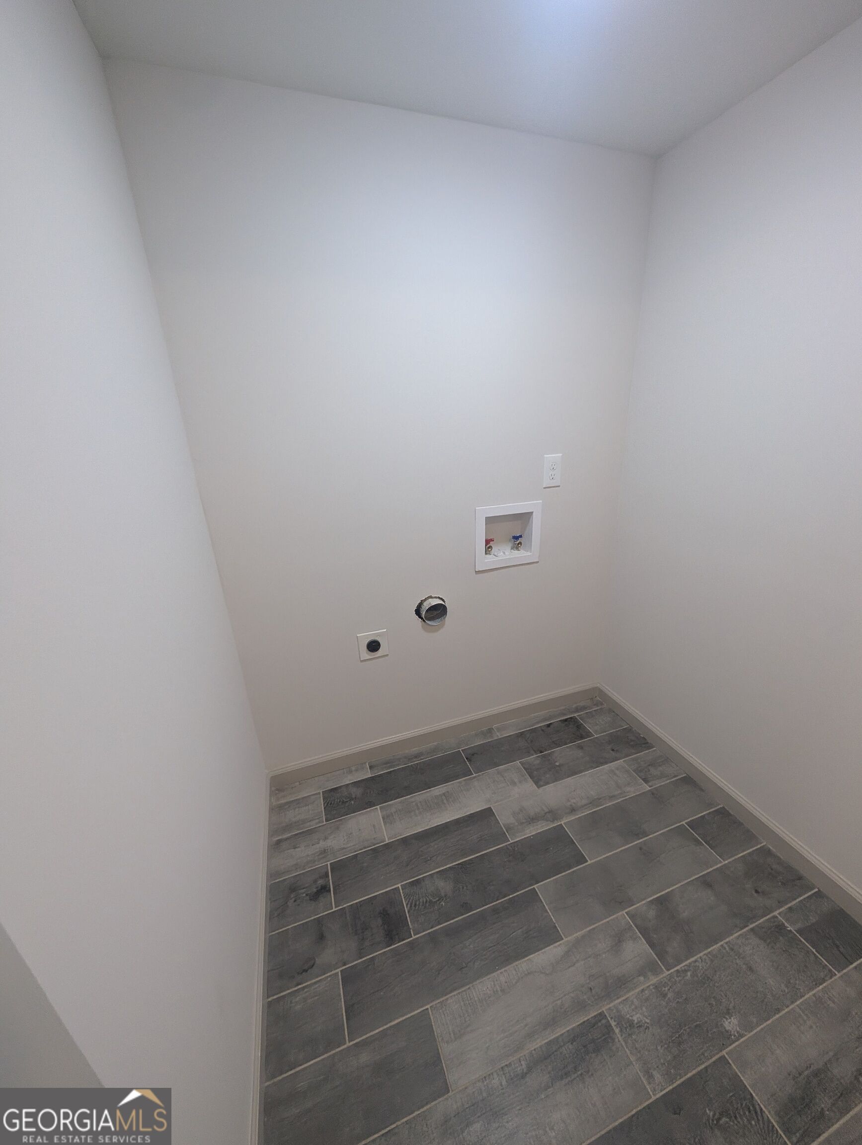 656 River Bend Drive Property Photo 5