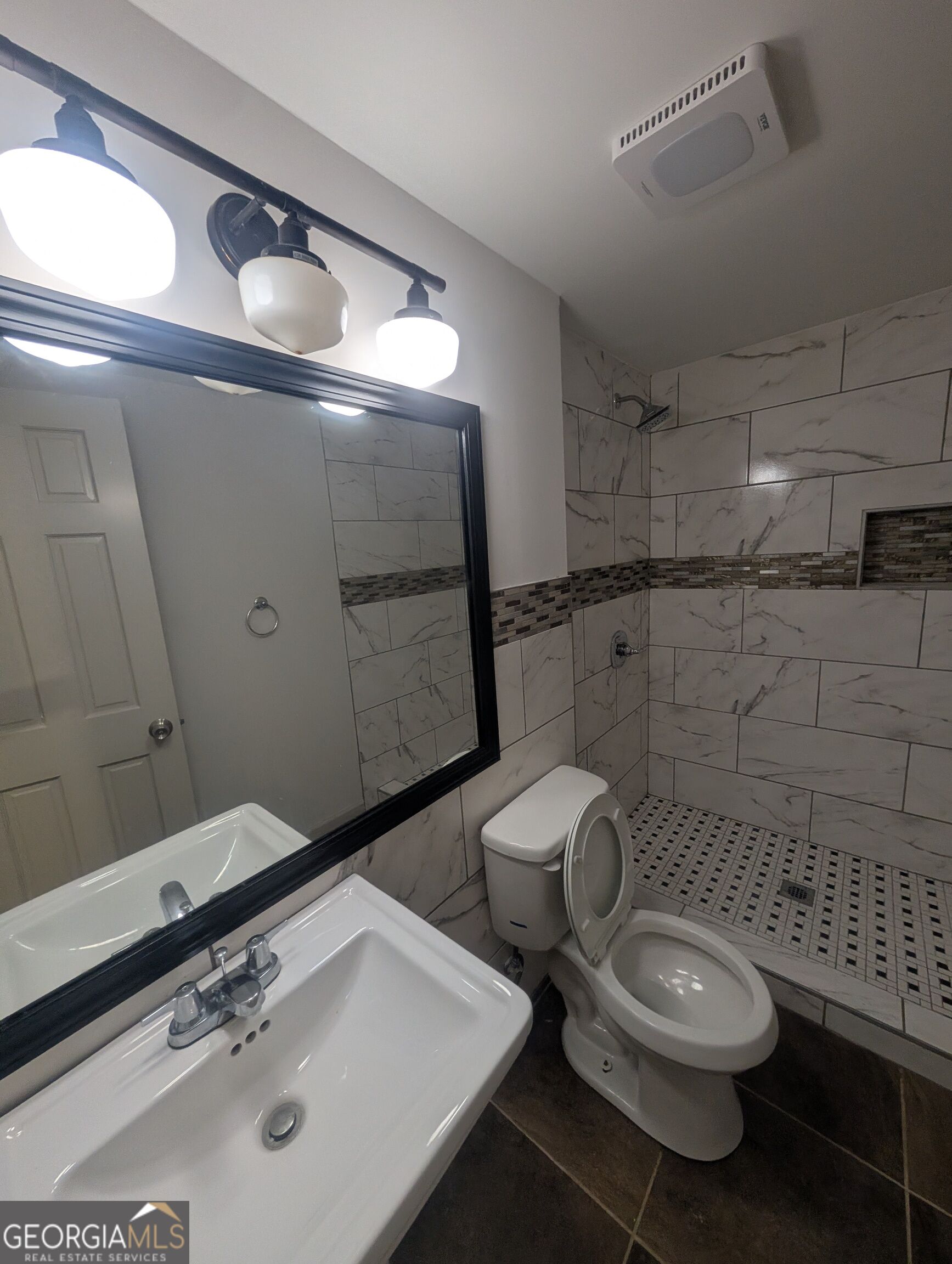 656 River Bend Drive Property Photo 6
