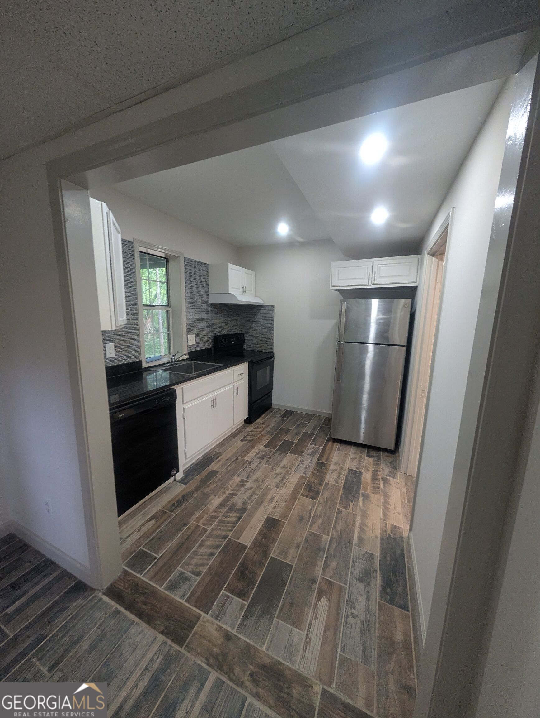 656 River Bend Drive Property Photo 9