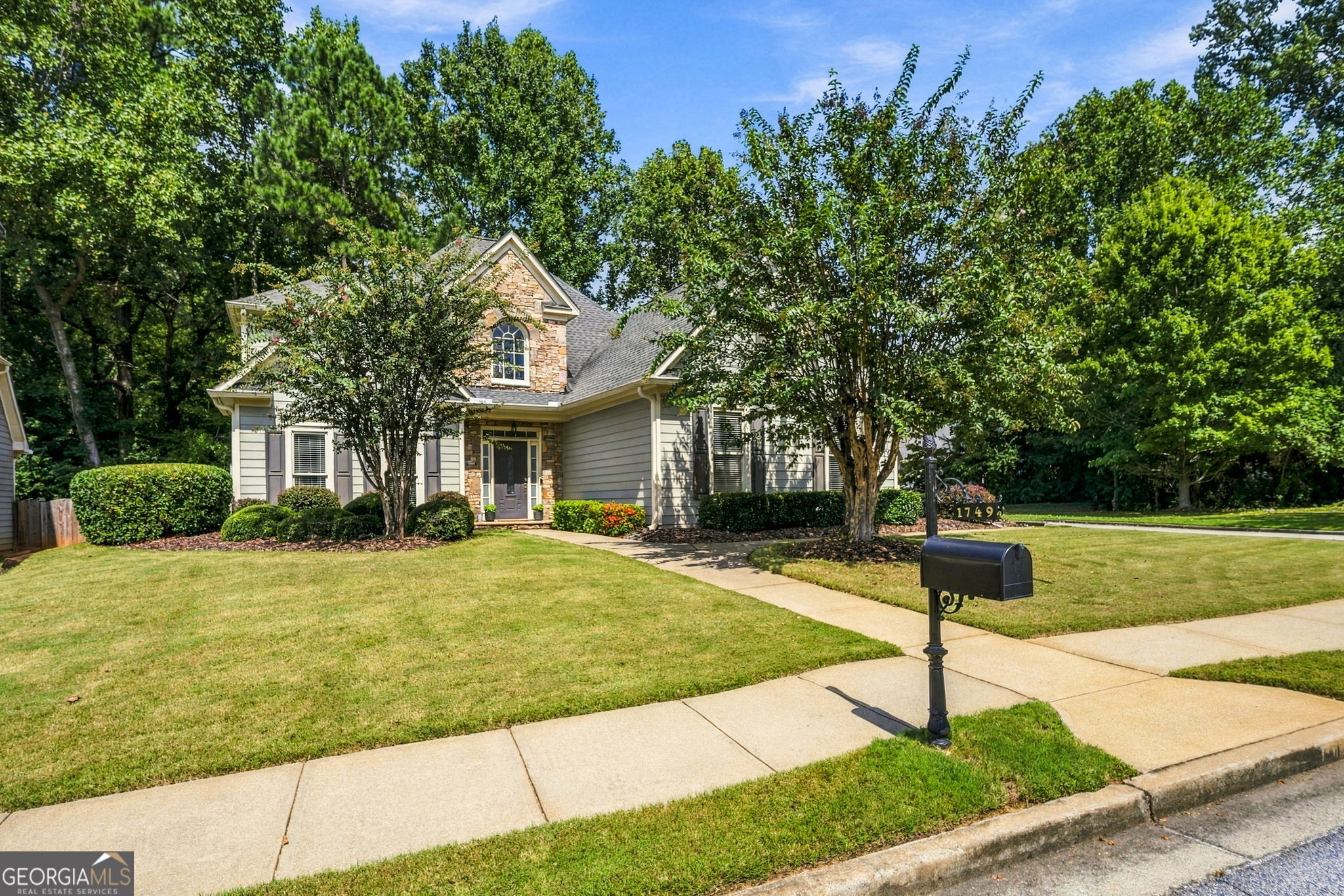 1749 Glen Echo Way Property Photo 1
