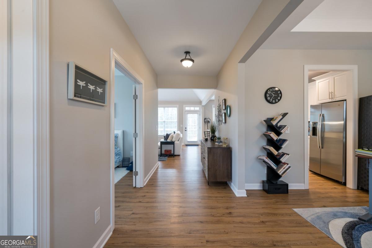 49 Caspian Trail Property Photo 6