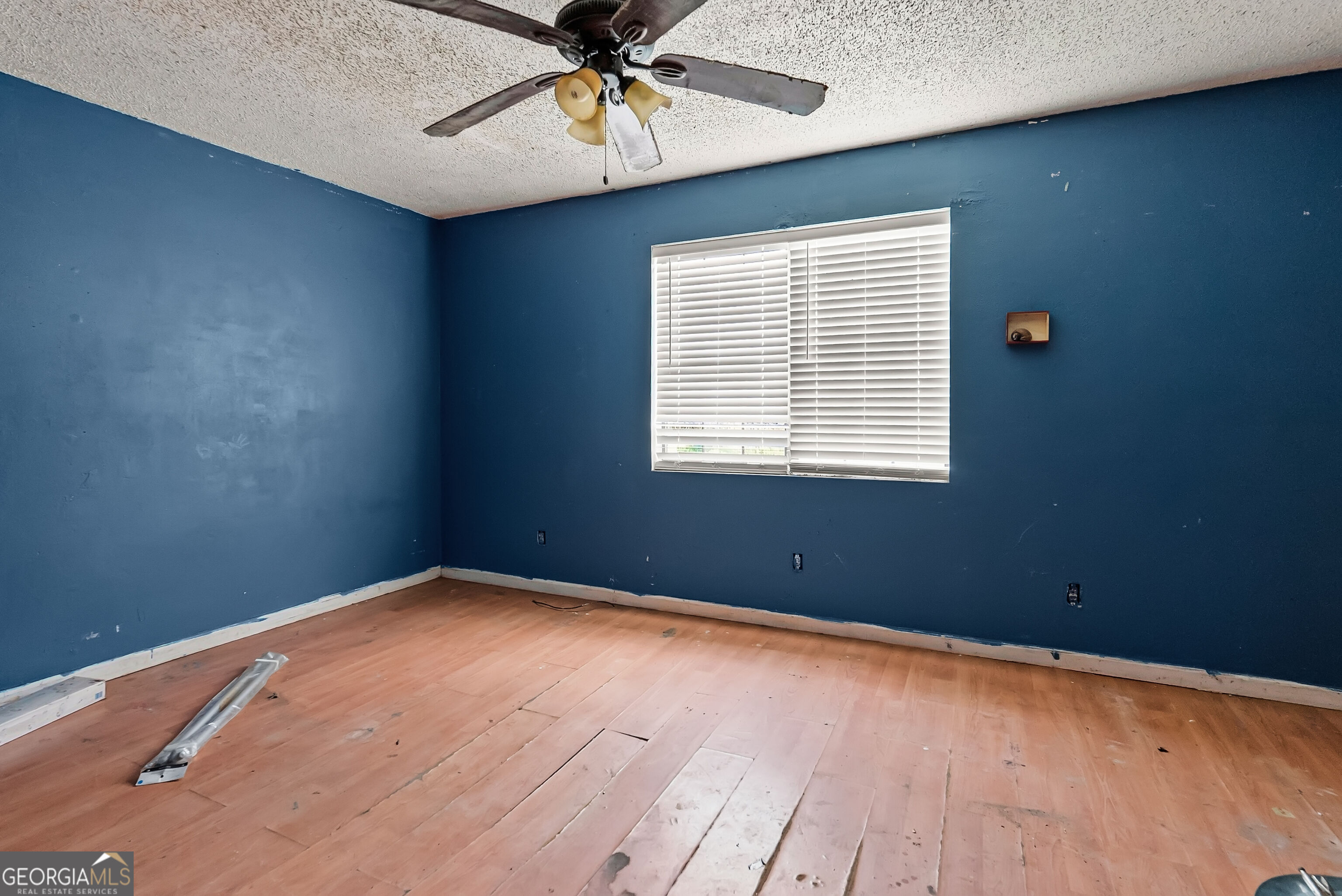 628 Waycaser Road Property Photo 8