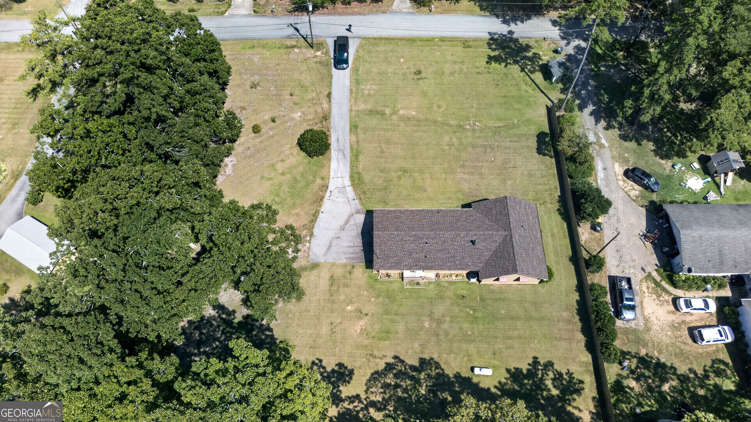 106 Iris Drive Property Photo 2