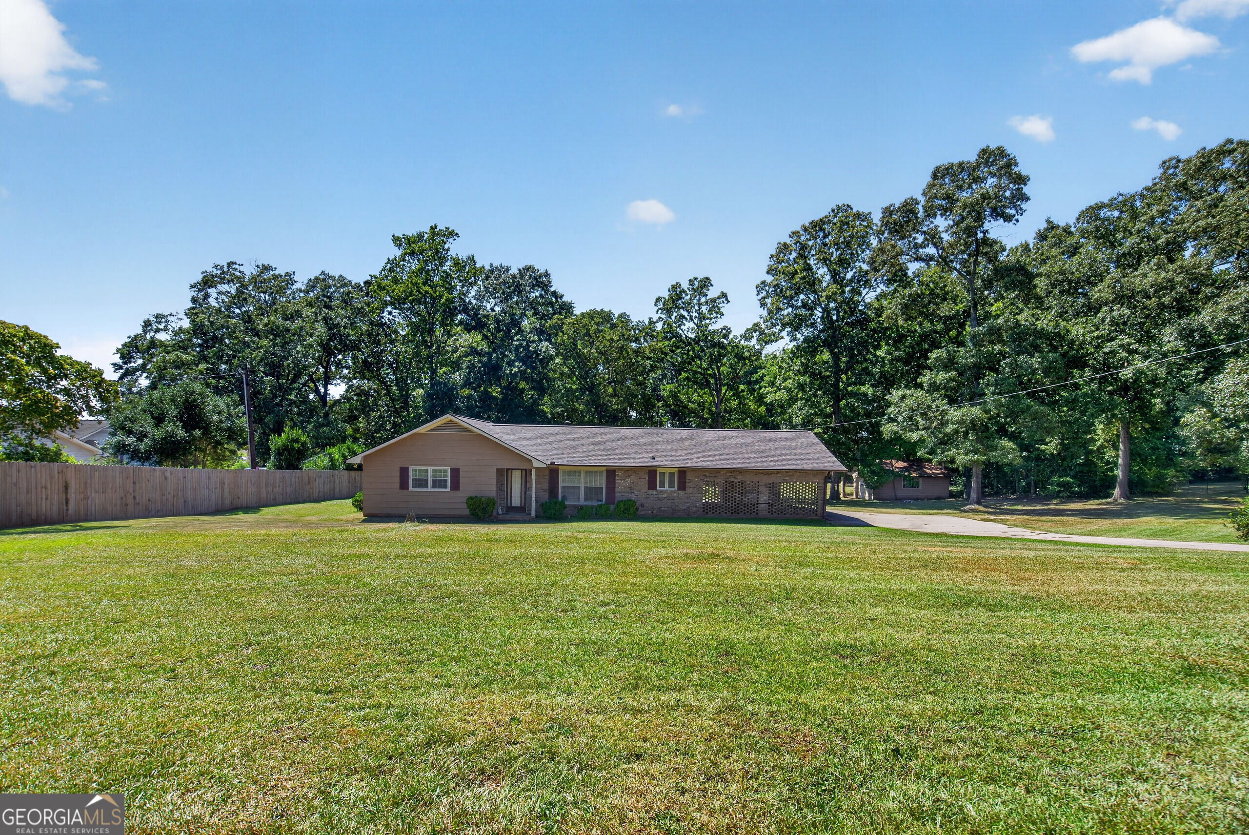 106 Iris Drive Property Photo 4