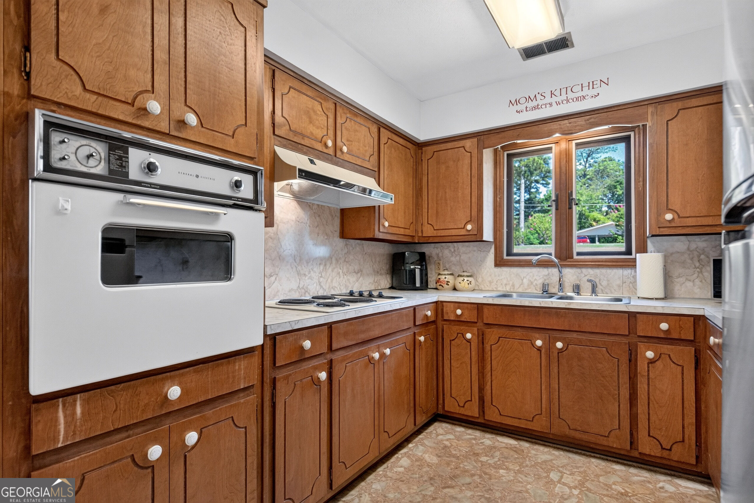 106 Iris Drive Property Photo 14