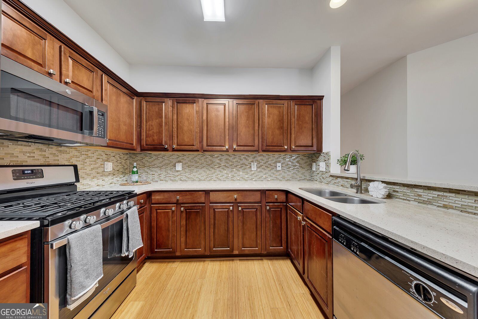 242 Riverstone Place Property Photo 12
