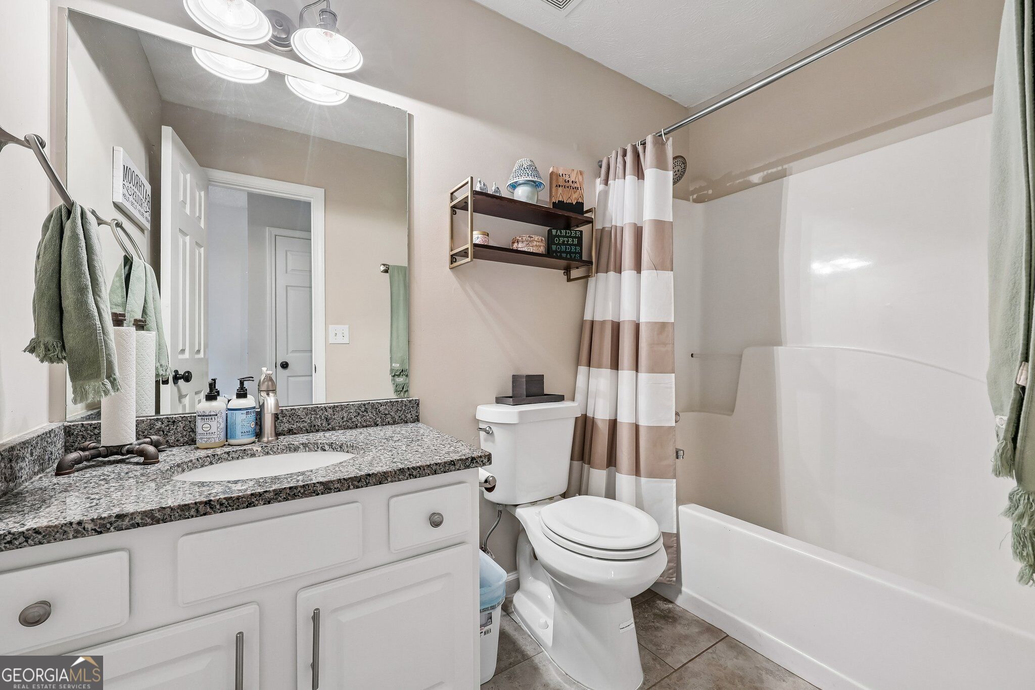 4672 Devencrest Lane Property Photo 17