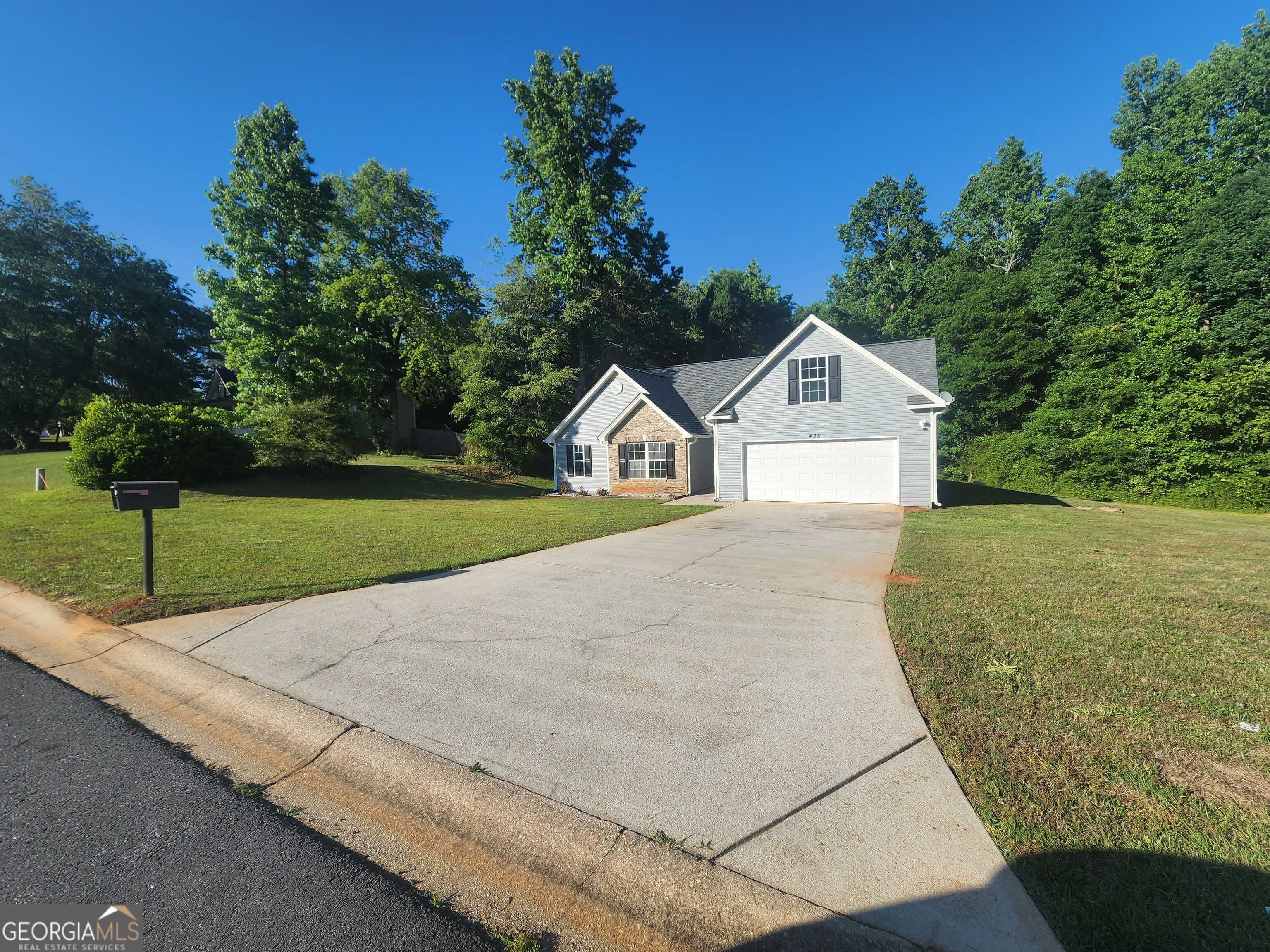 435 Butler Bridge Circle Property Photo 4