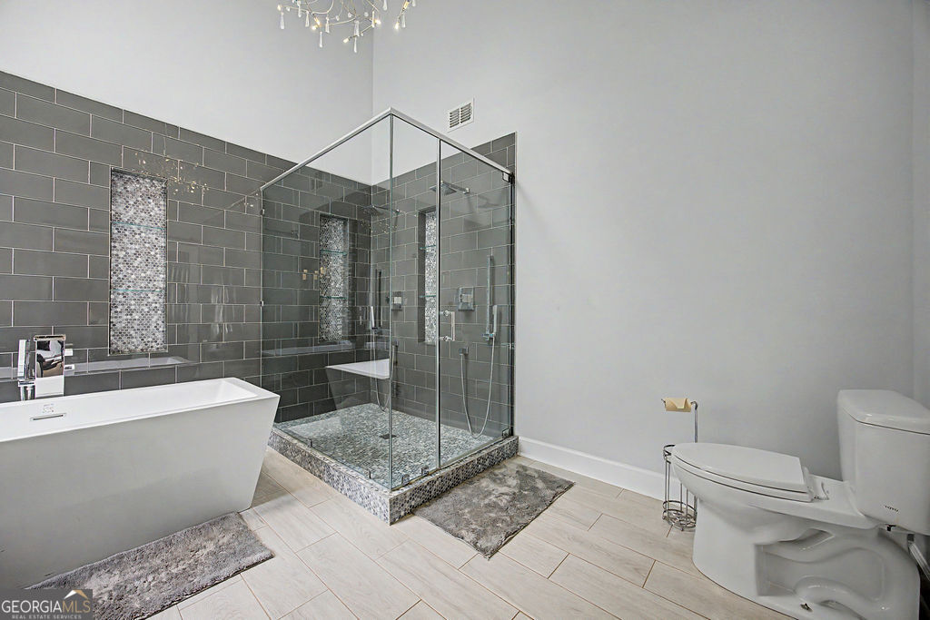 2590 Grassview Drive Property Photo 22
