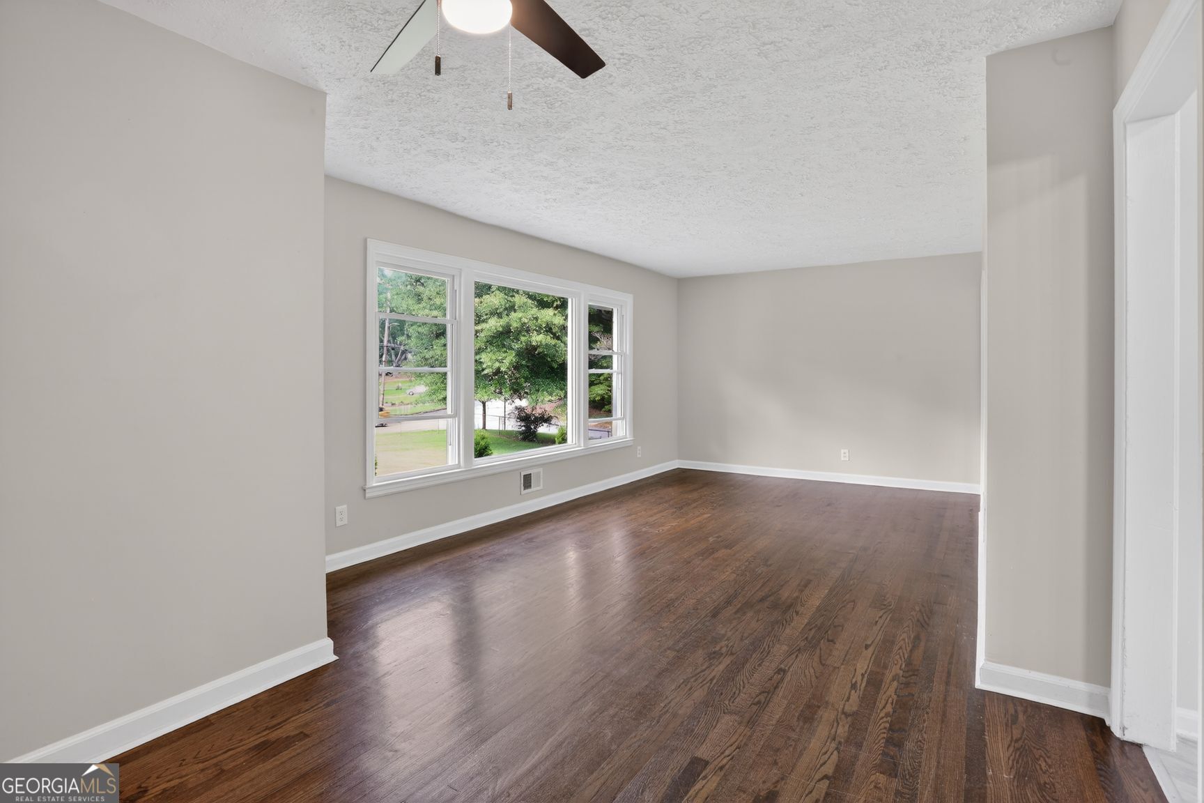 3081 Glendale Court Property Photo 3