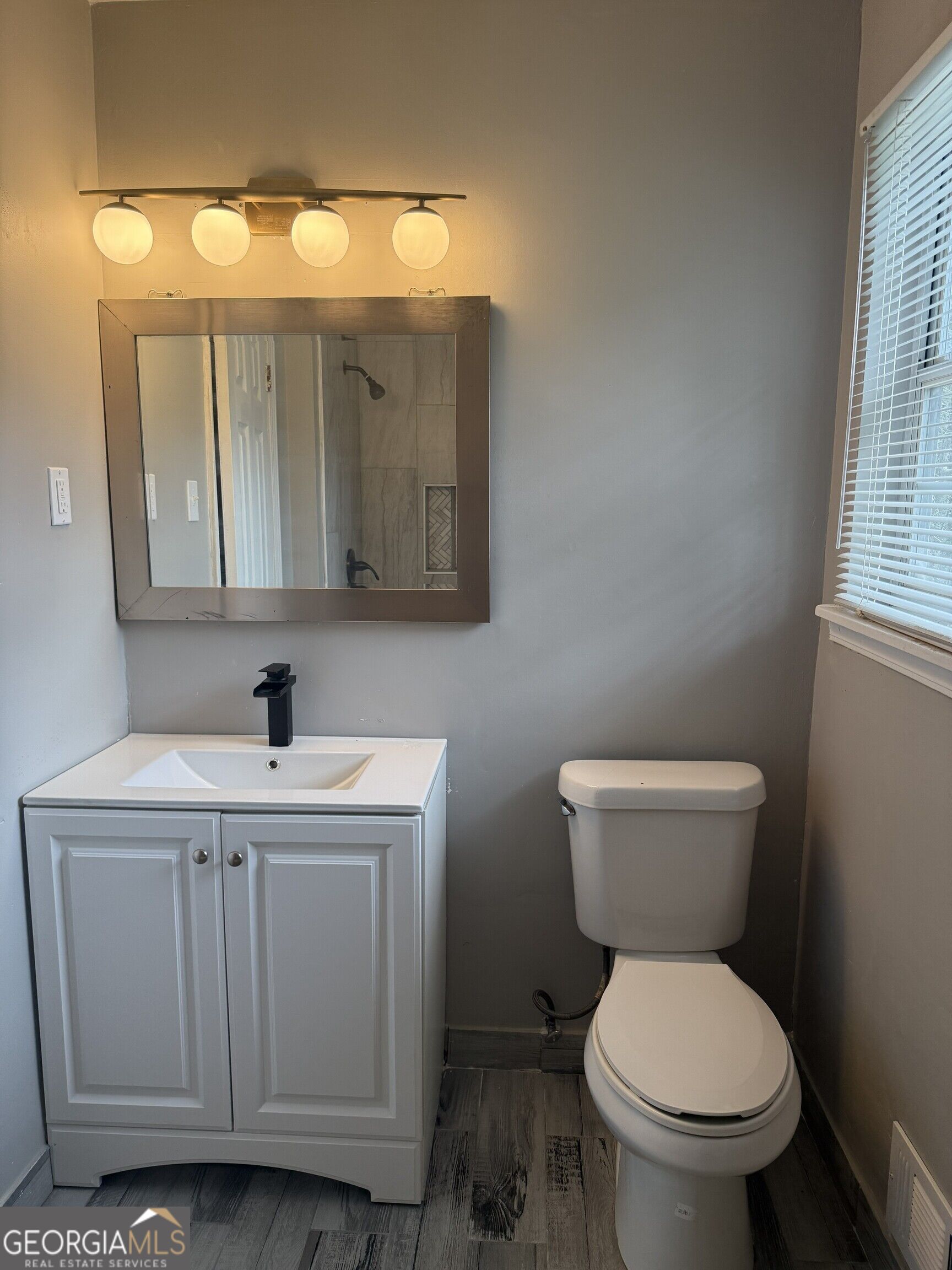 745 S Carter Drive Property Photo 10
