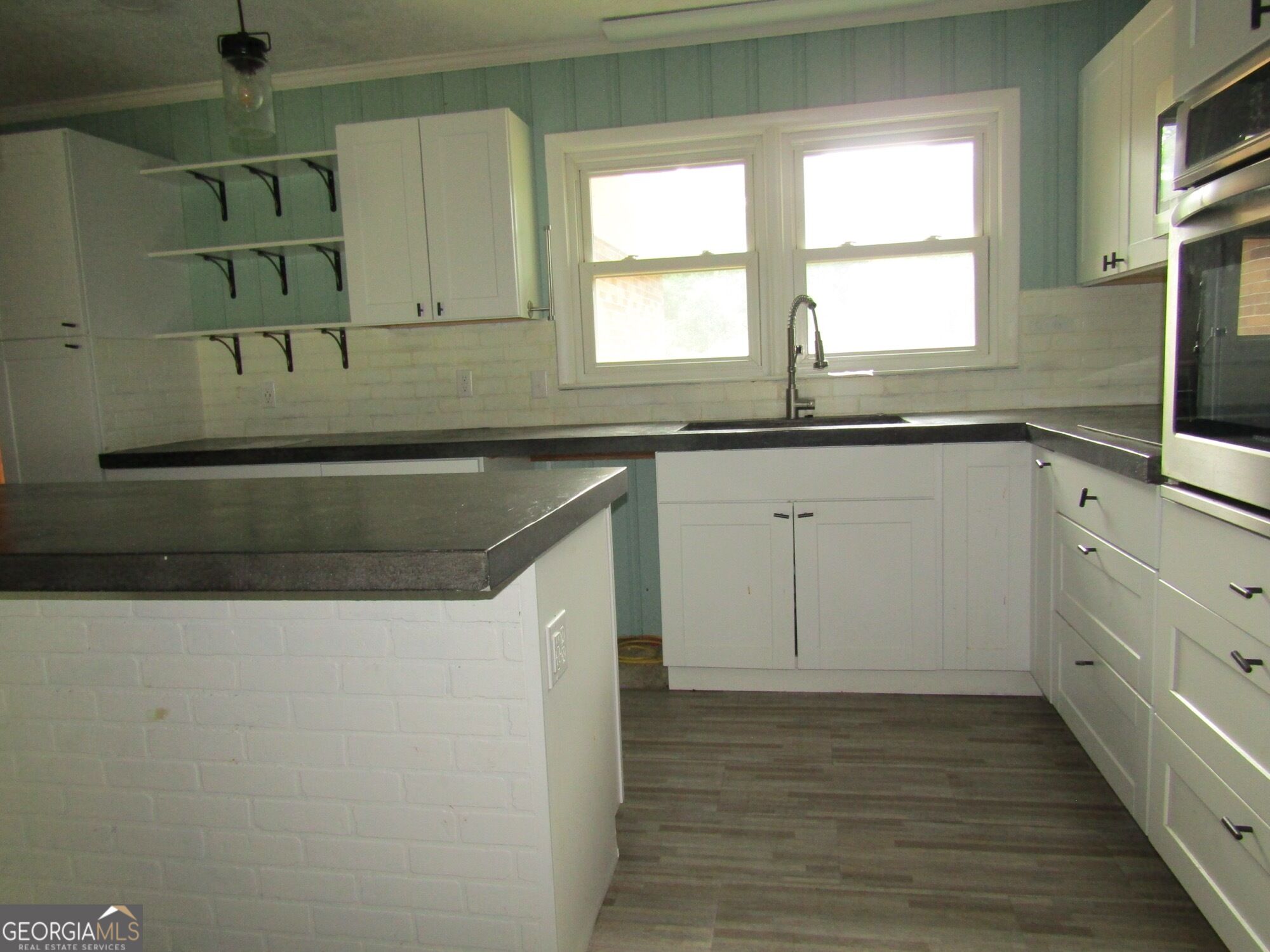 5540 Bacon Avenue Property Photo 2