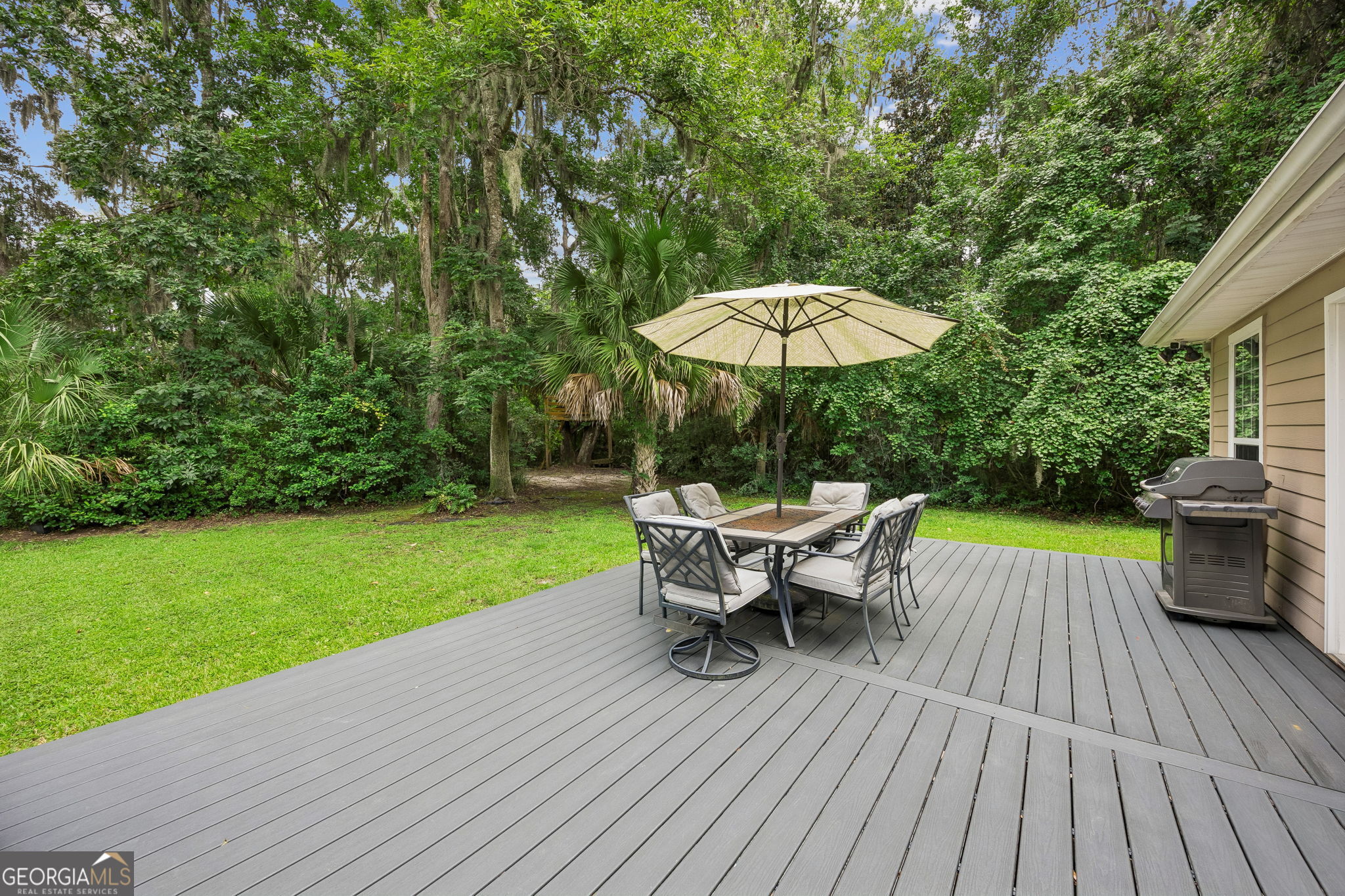 912 Riverview Drive E Property Photo 28