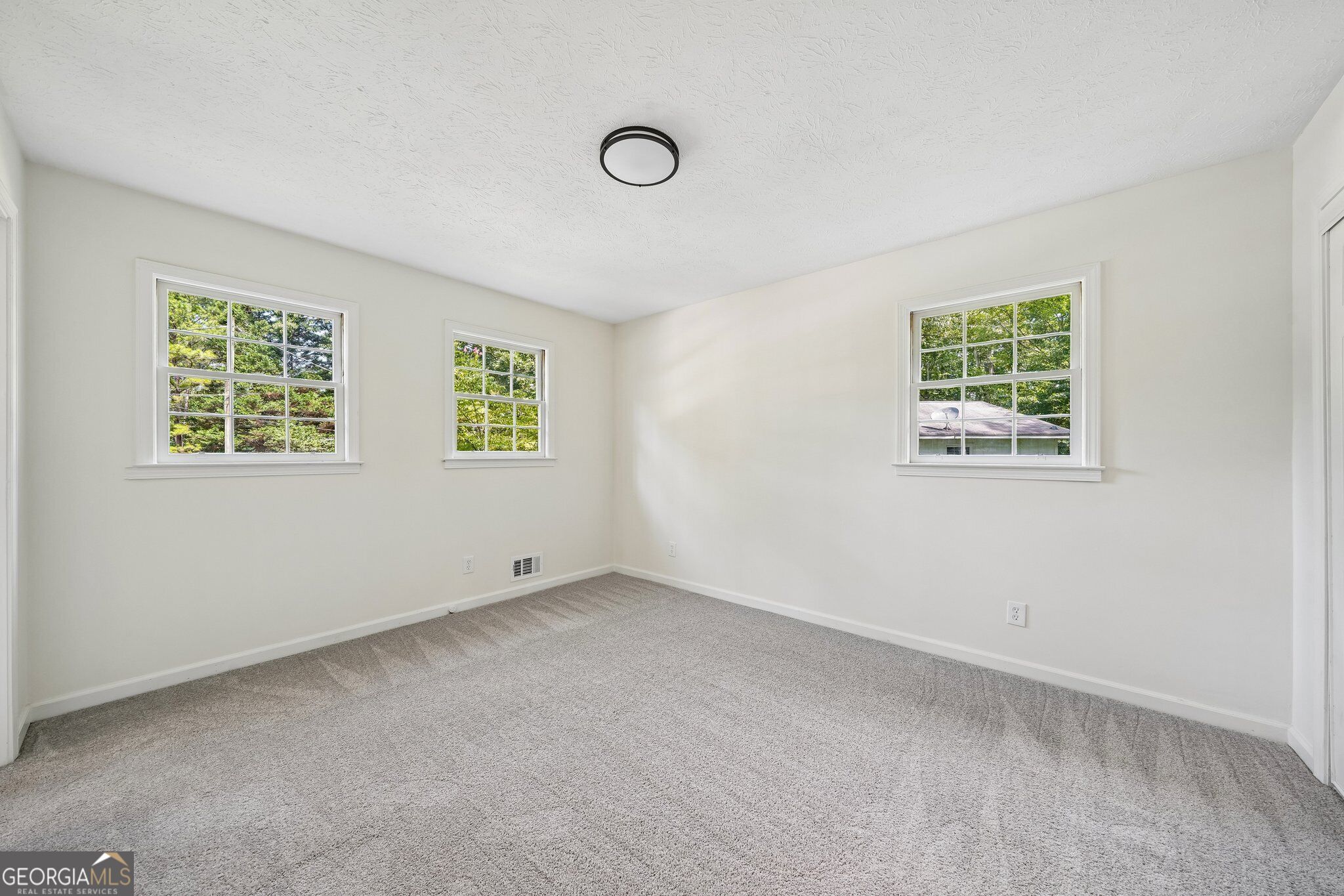 512 Wood Forest Court Property Photo 12