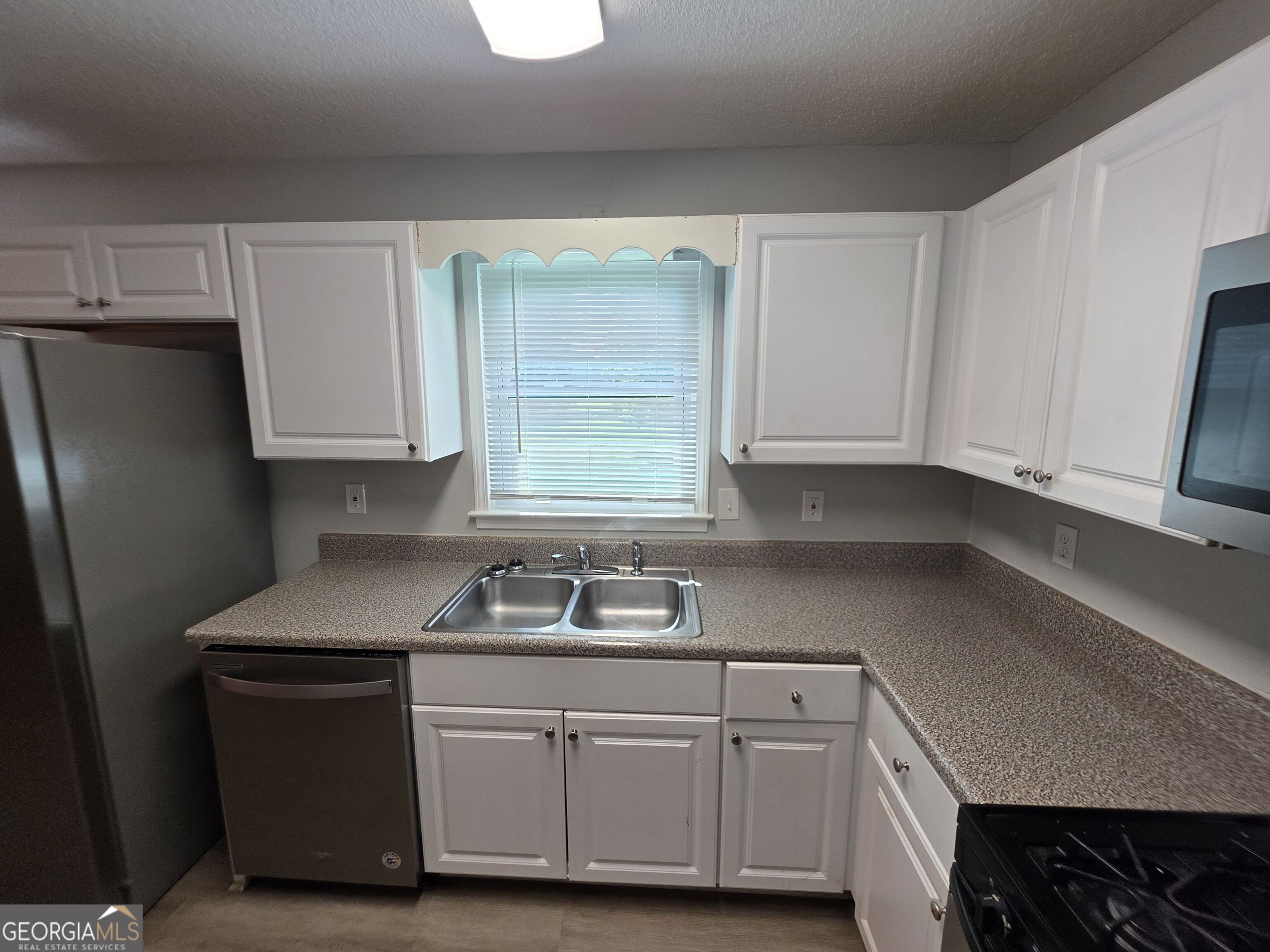 17 Winchester Drive Property Photo 4