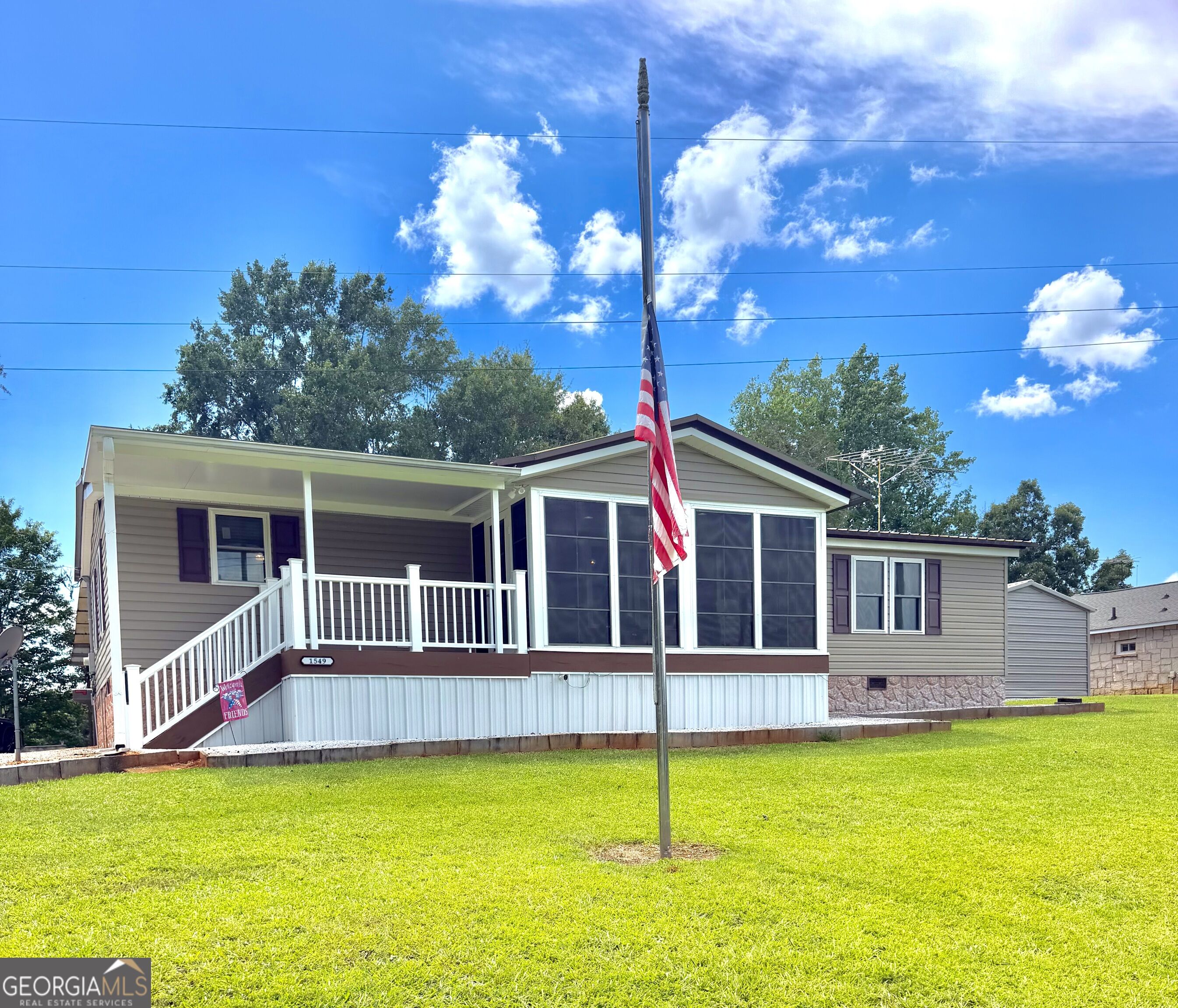 1549 Greenfield Property Photo 1