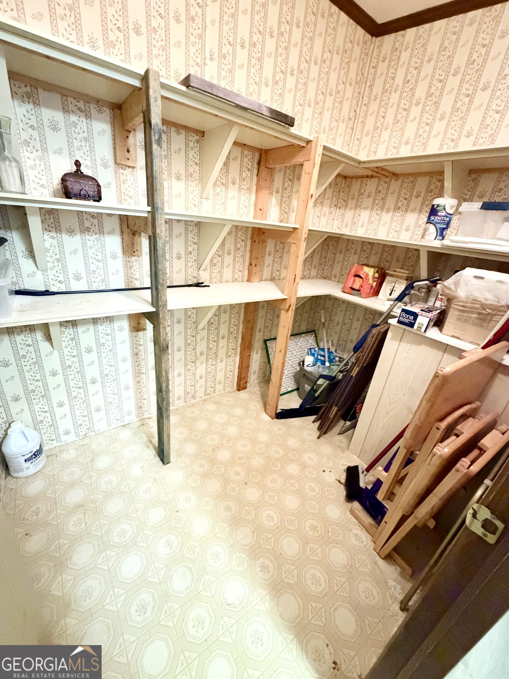1549 Greenfield Property Photo 4