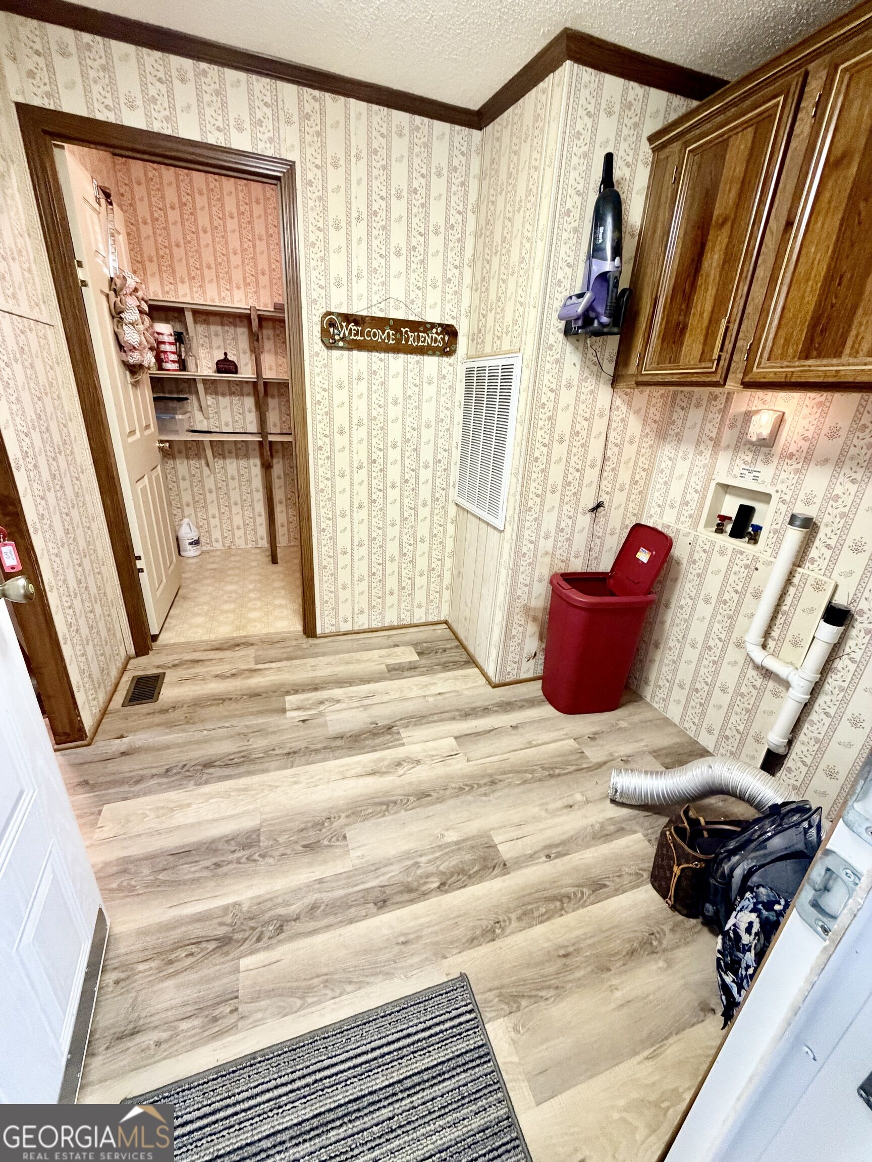 1549 Greenfield Property Photo 5