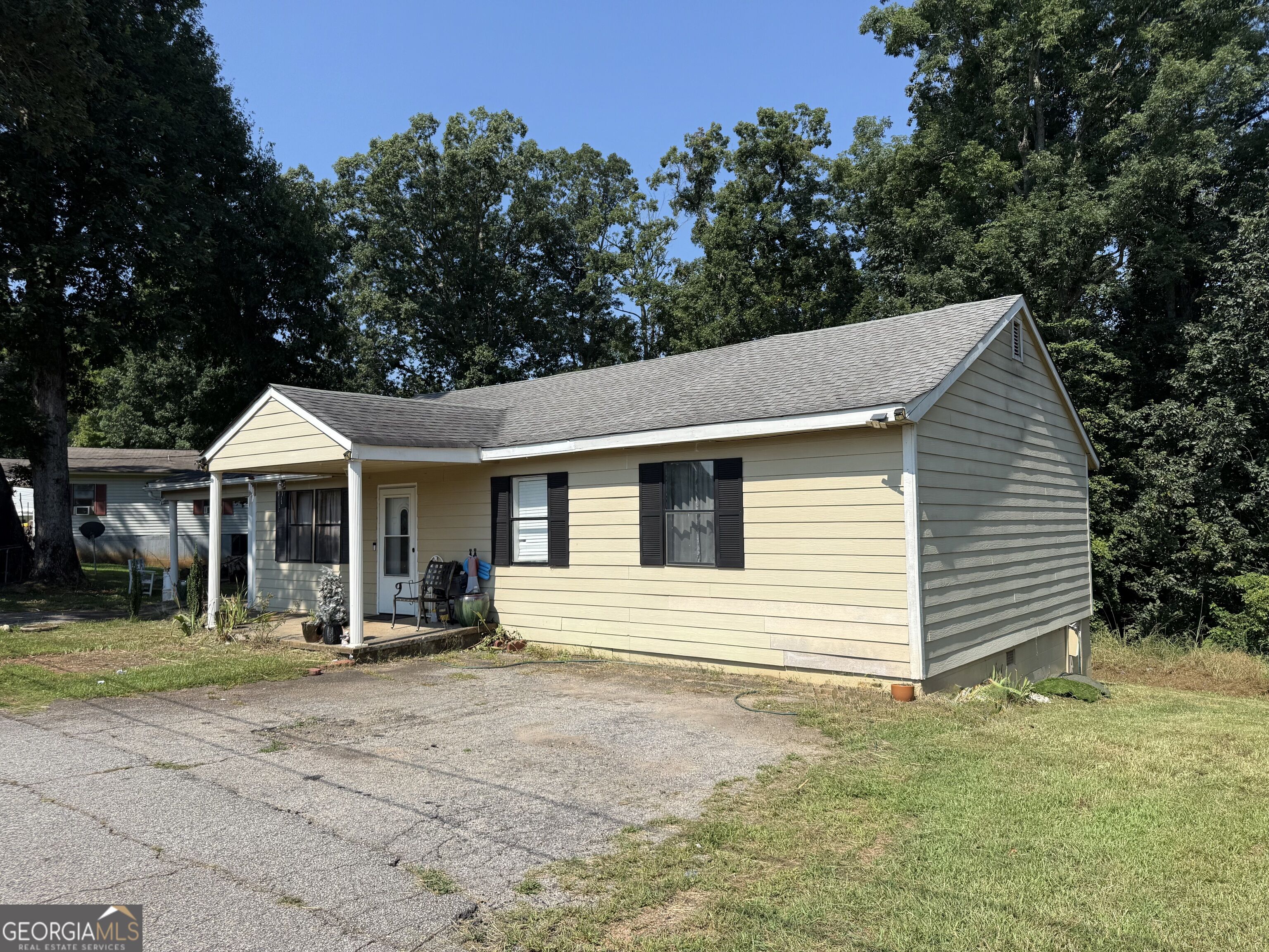 105 Bennett Drive Property Photo 3