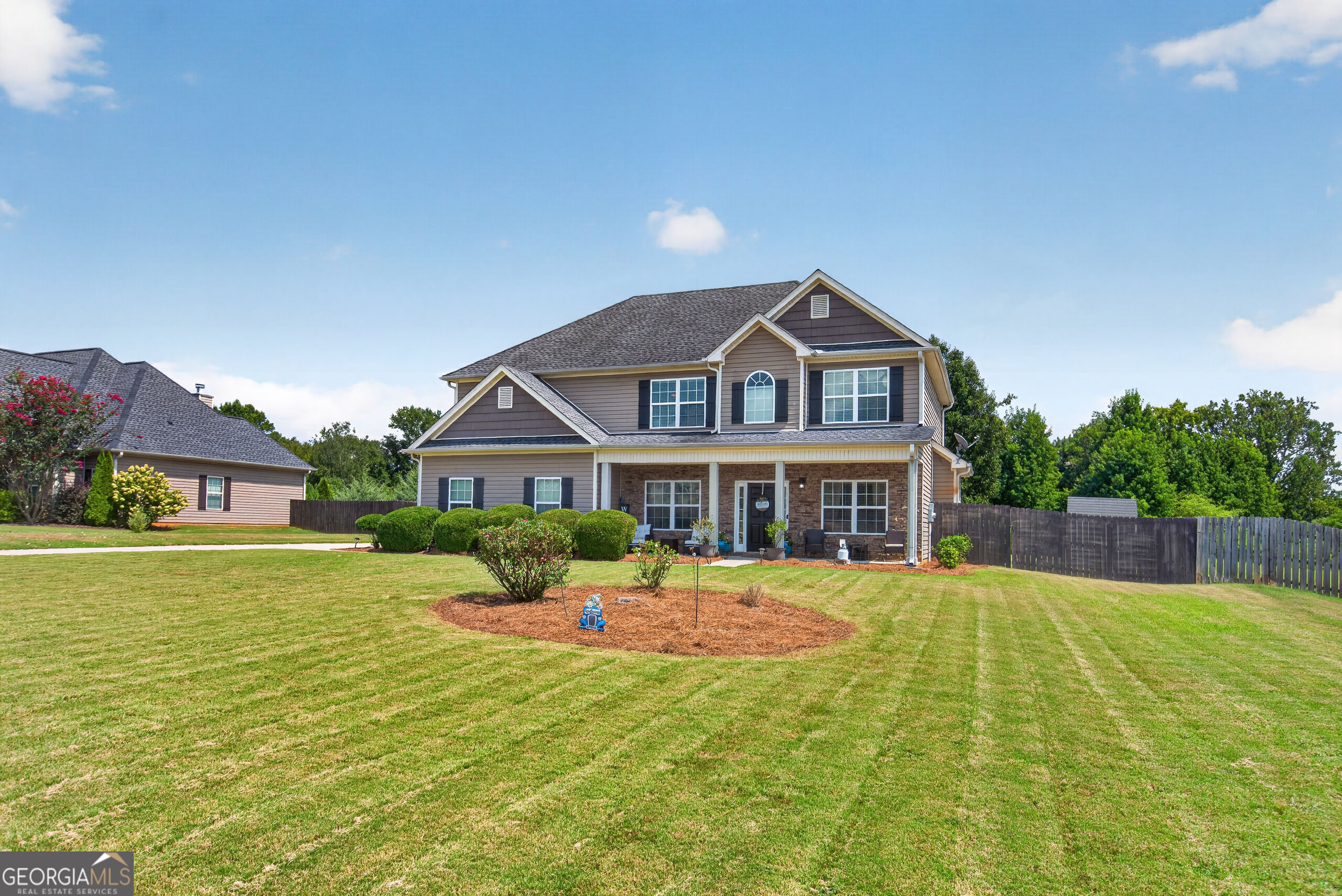 124 Hamilton Lake Drive Property Photo 1