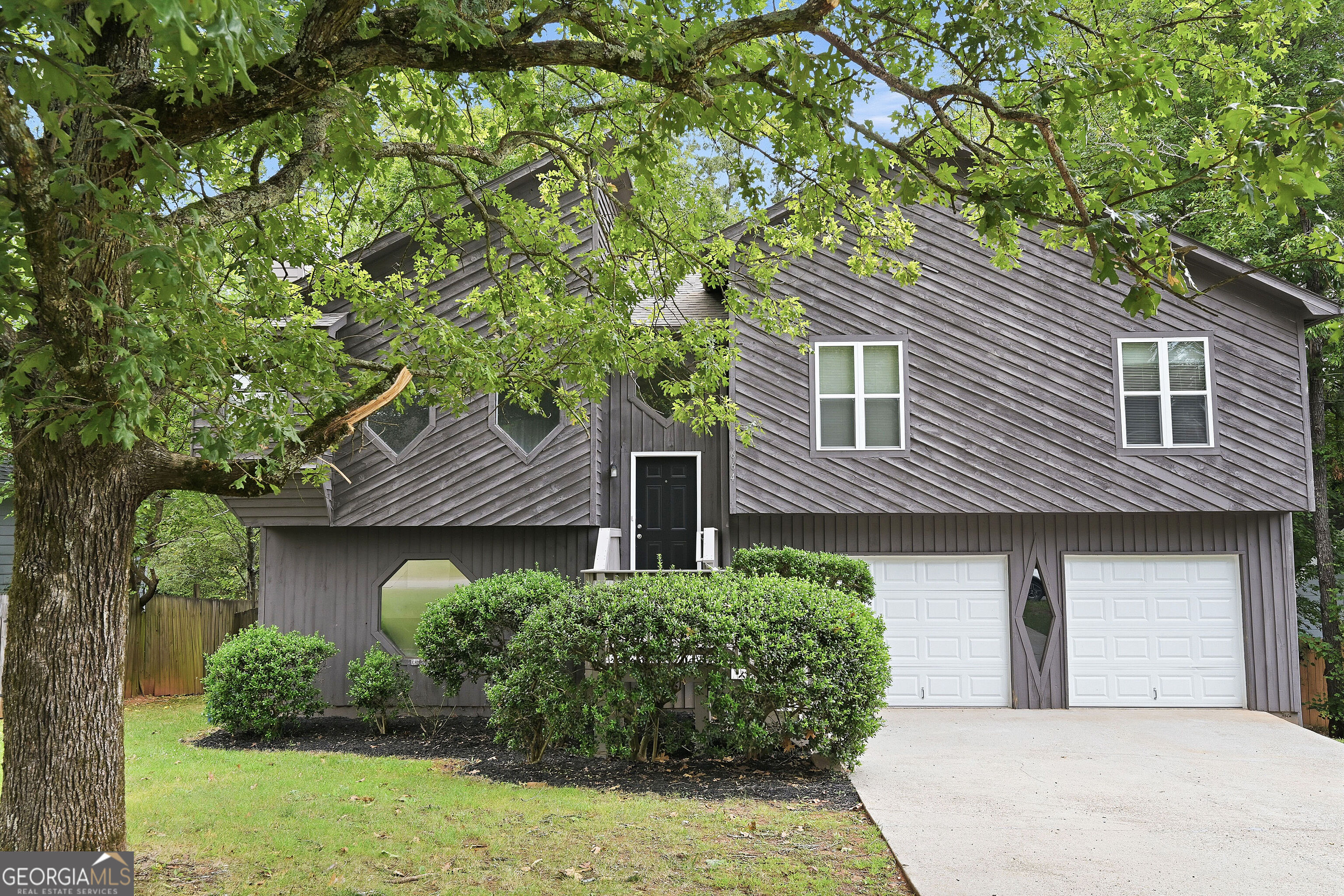 664 Wallington Way Property Photo 1