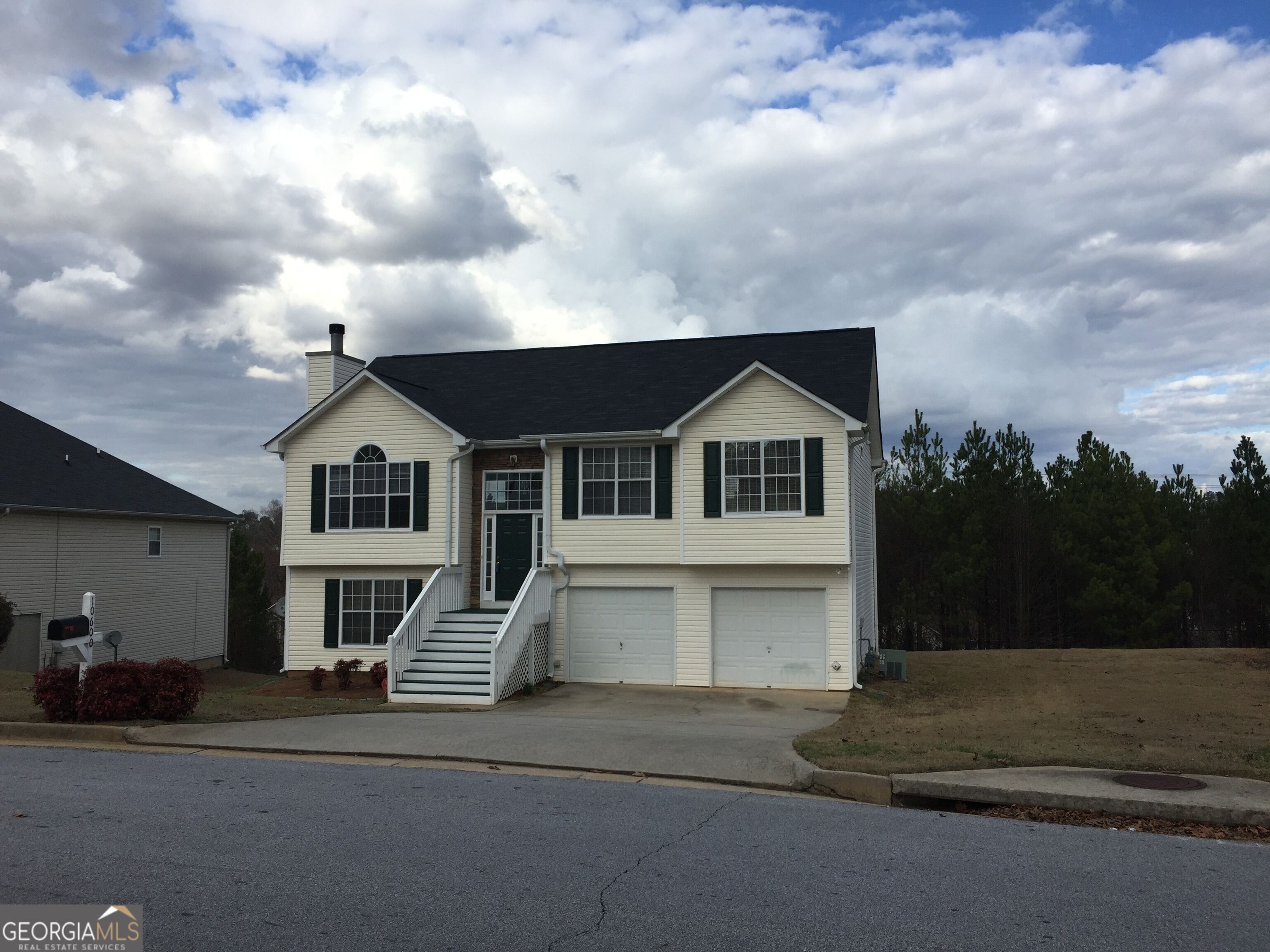 10600 Redbud Lane Property Photo 2