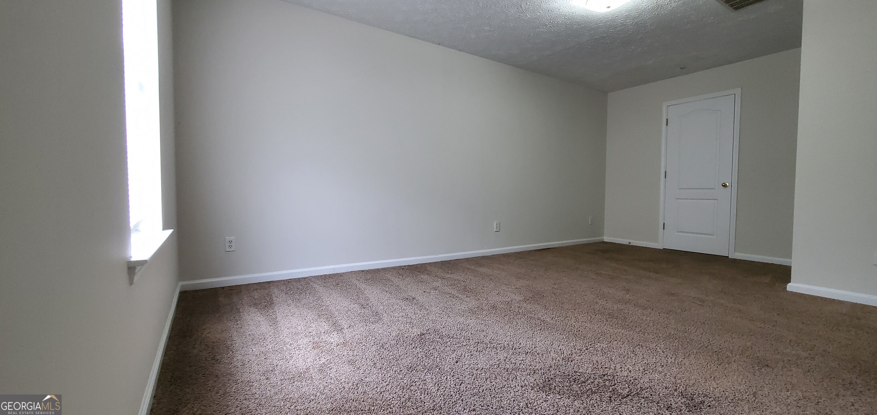 10600 Redbud Lane Property Photo 8