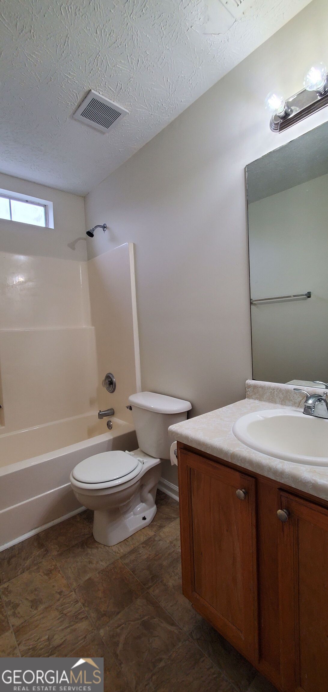 10600 Redbud Lane Property Photo 11