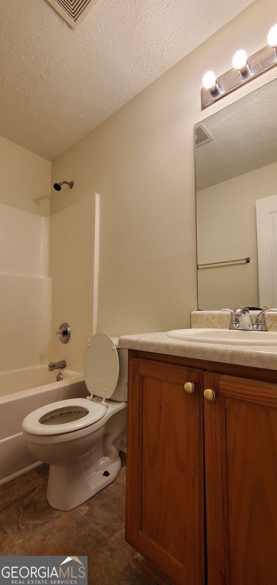 10600 Redbud Lane Property Photo 12