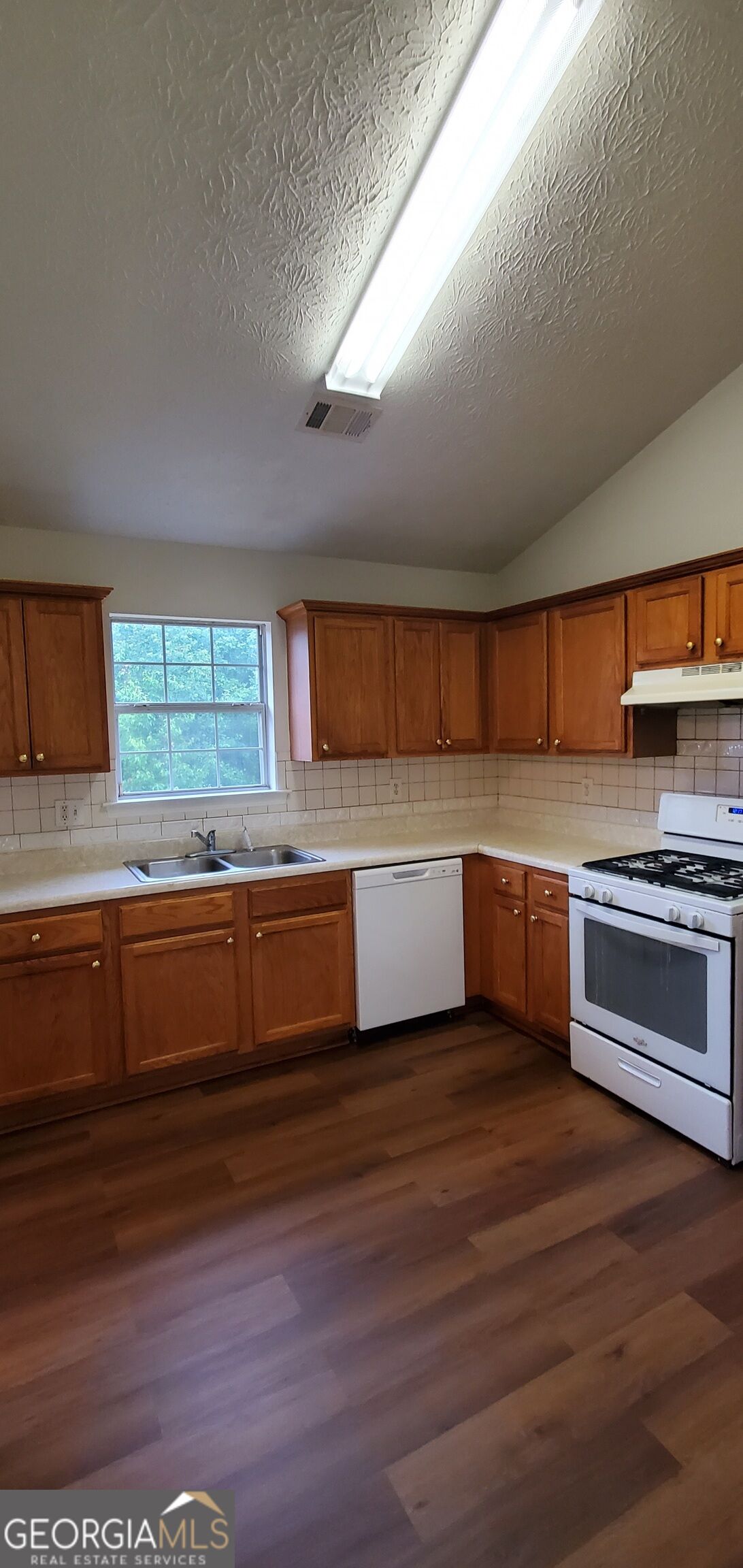 10600 Redbud Lane Property Photo 18