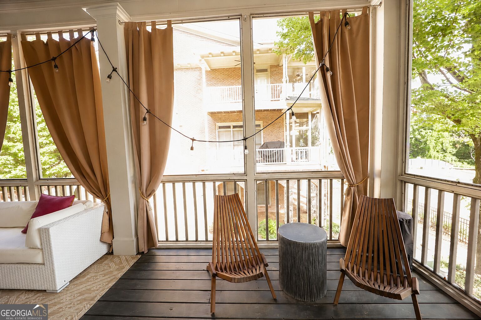 1085 Charles Towne Square Property Photo 13