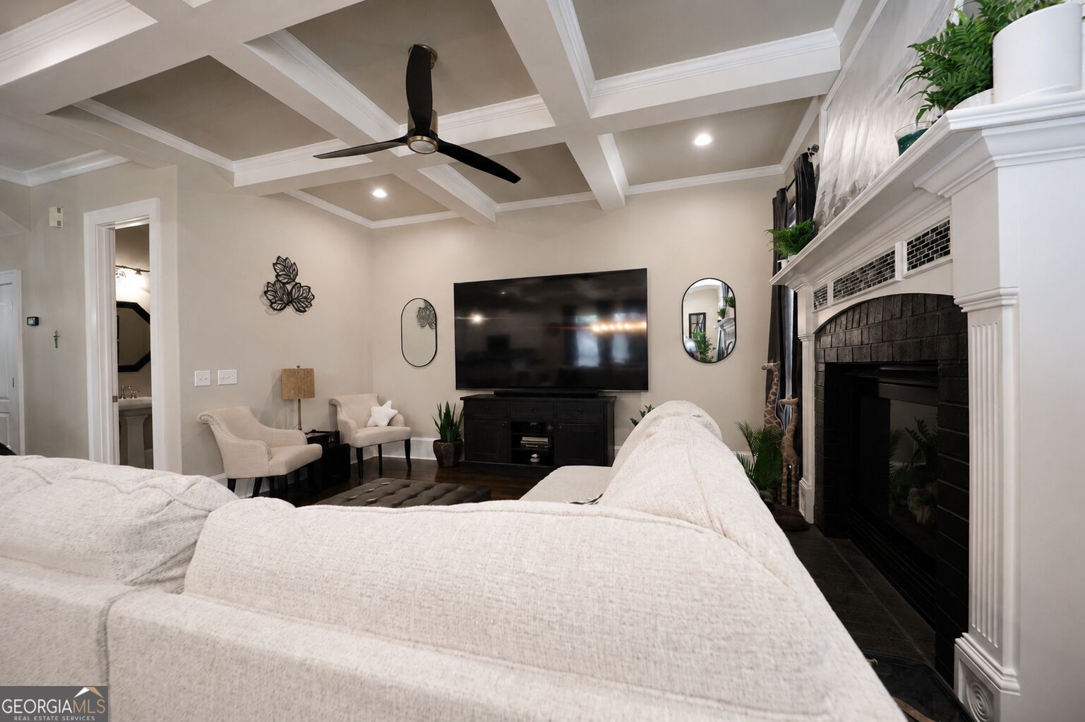 1085 Charles Towne Square Property Photo 16