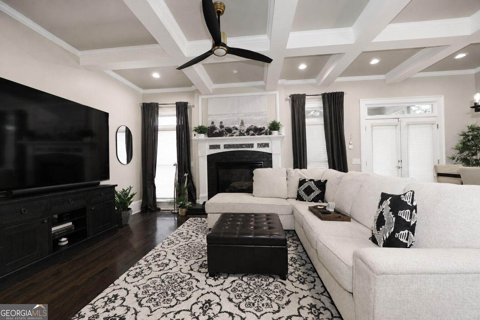 1085 Charles Towne Square Property Photo 17
