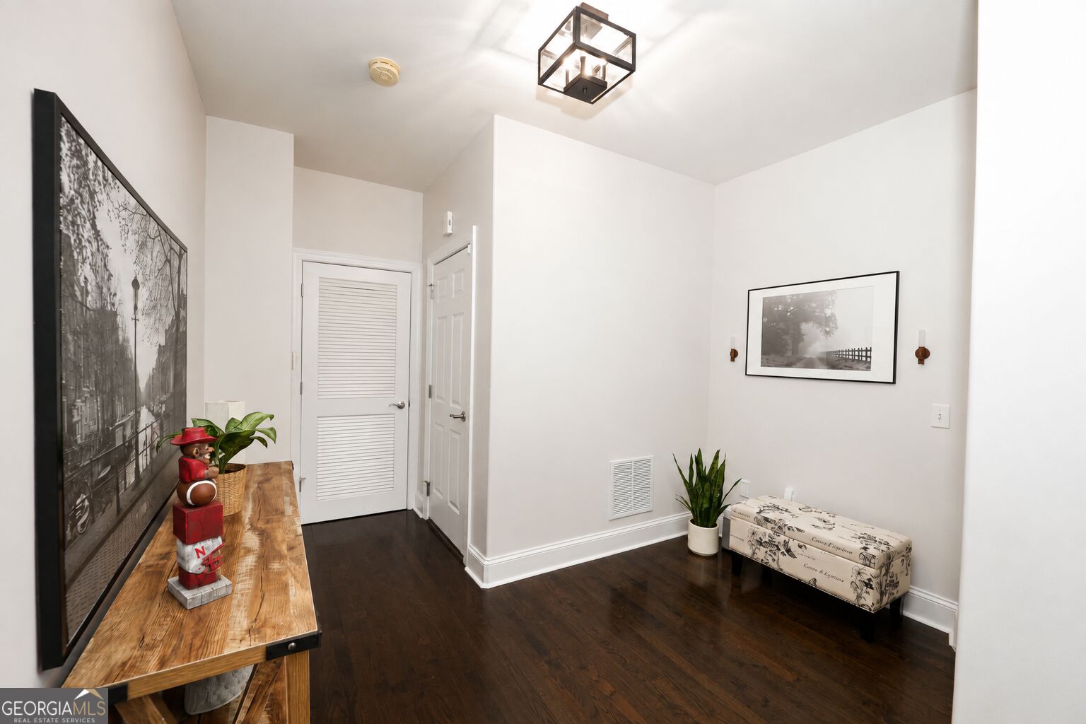 1085 Charles Towne Square Property Photo 31