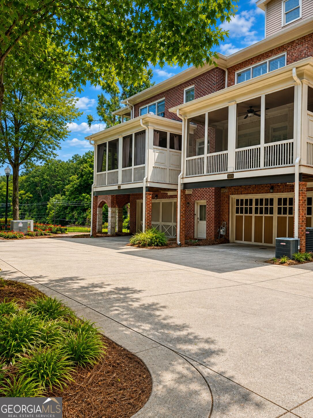 1085 Charles Towne Square Property Photo 34