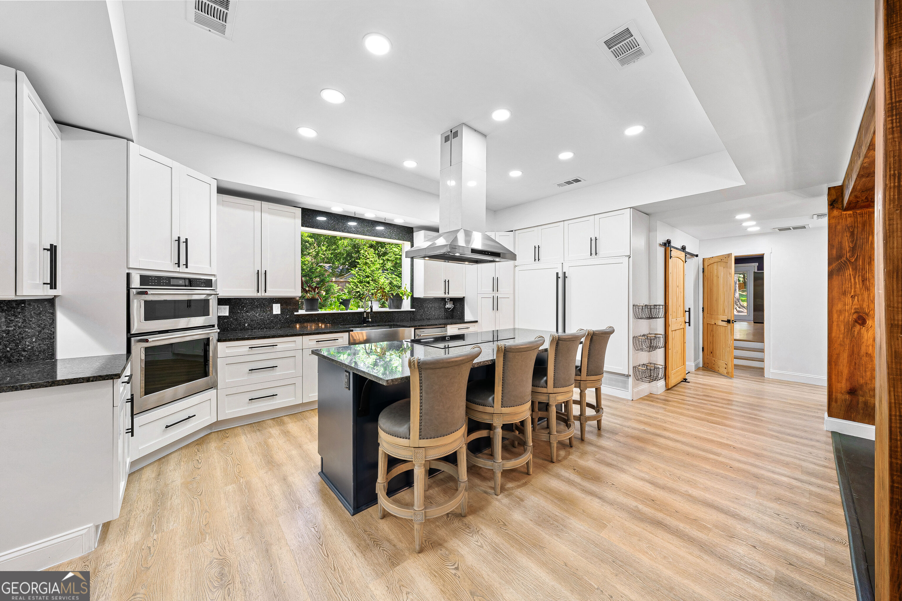 270 Baker Street Property Photo 5