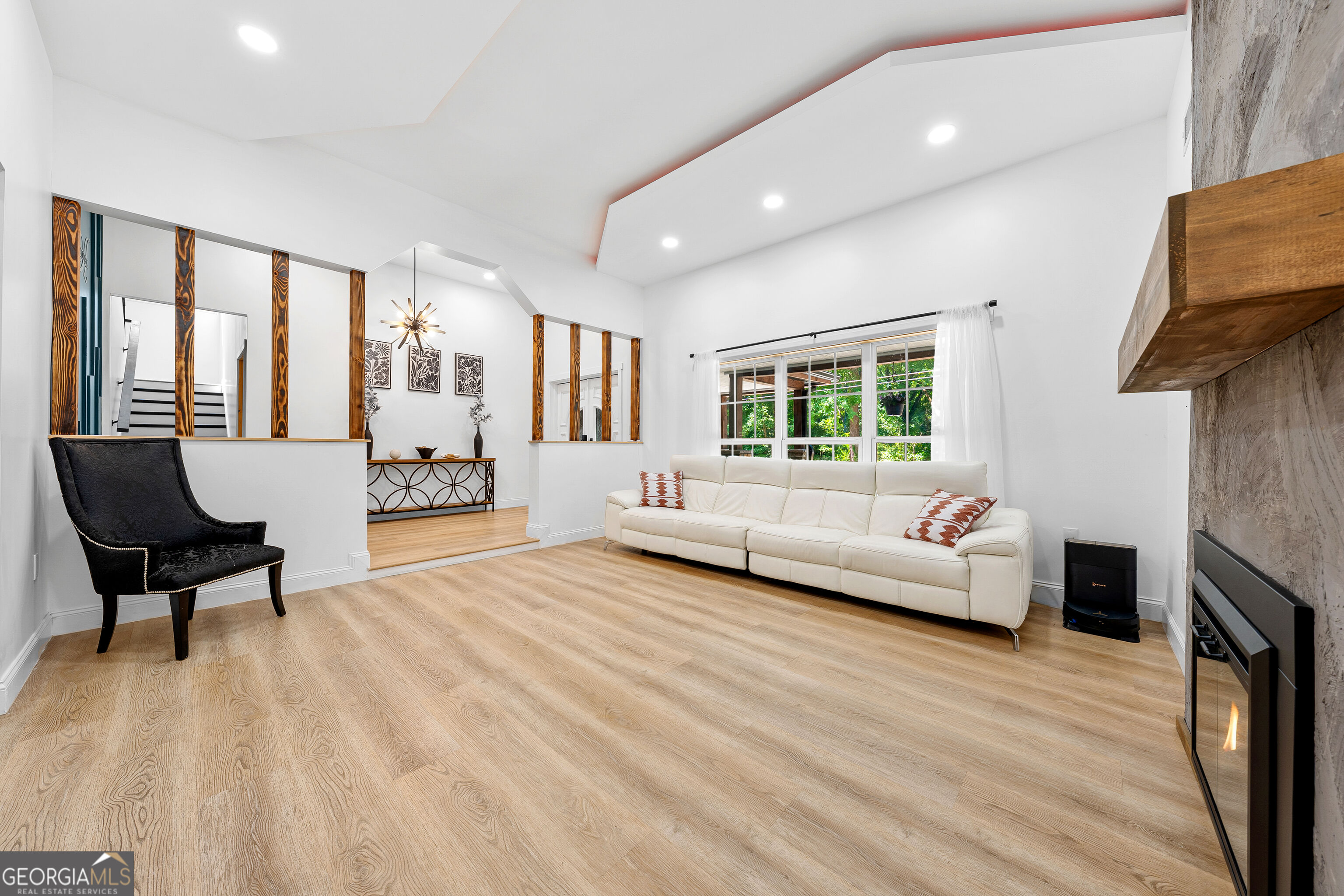 270 Baker Street Property Photo 8