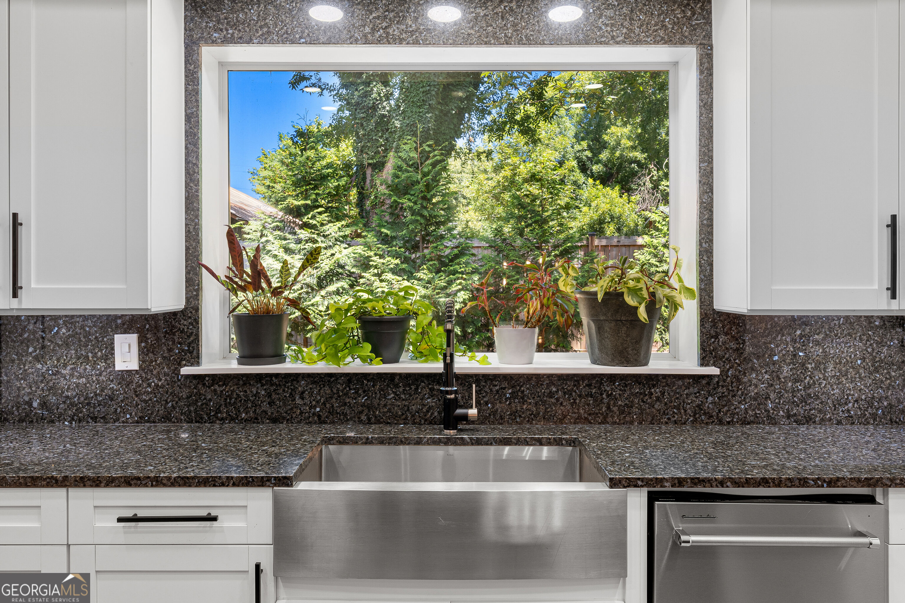 270 Baker Street Property Photo 12