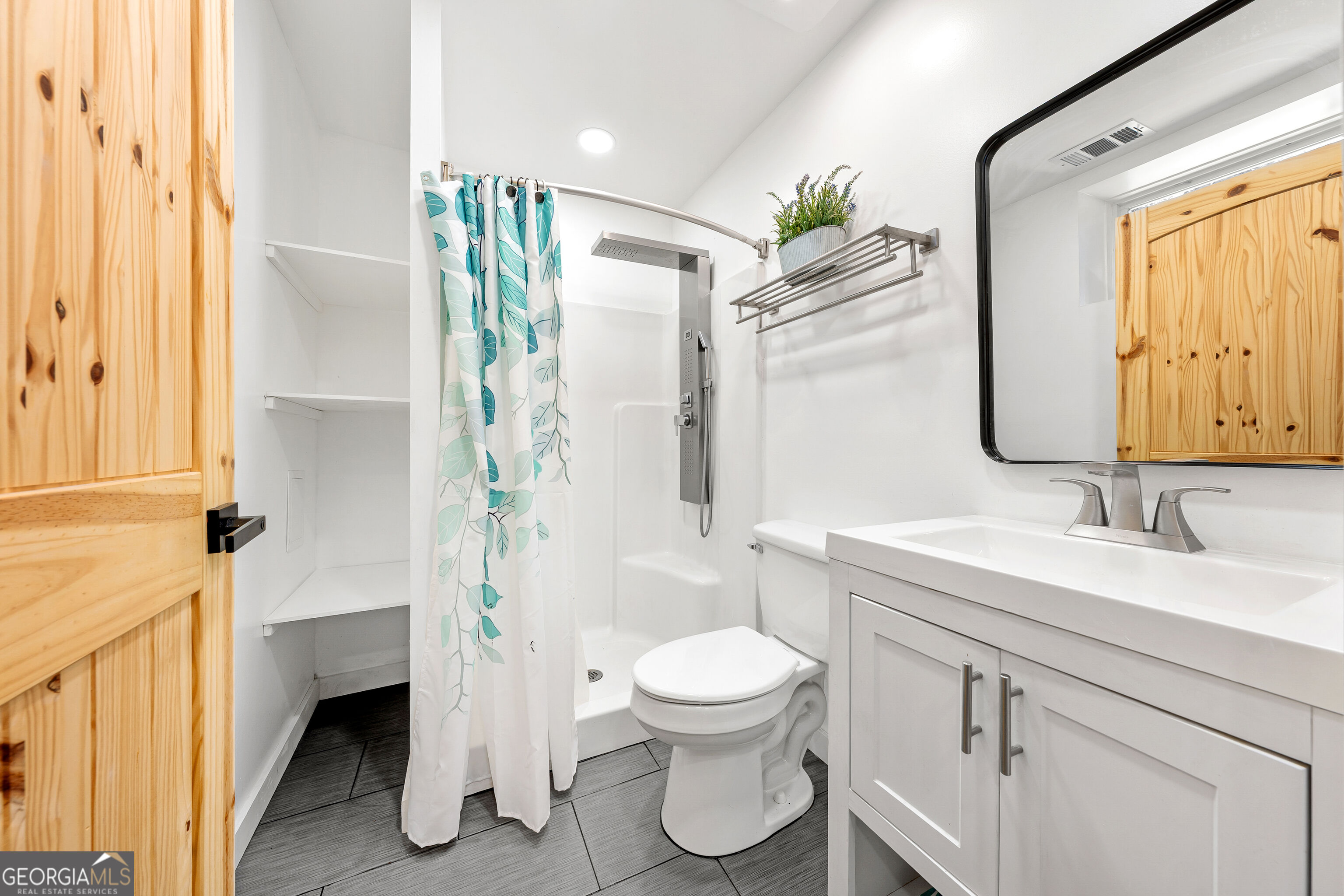 270 Baker Street Property Photo 16