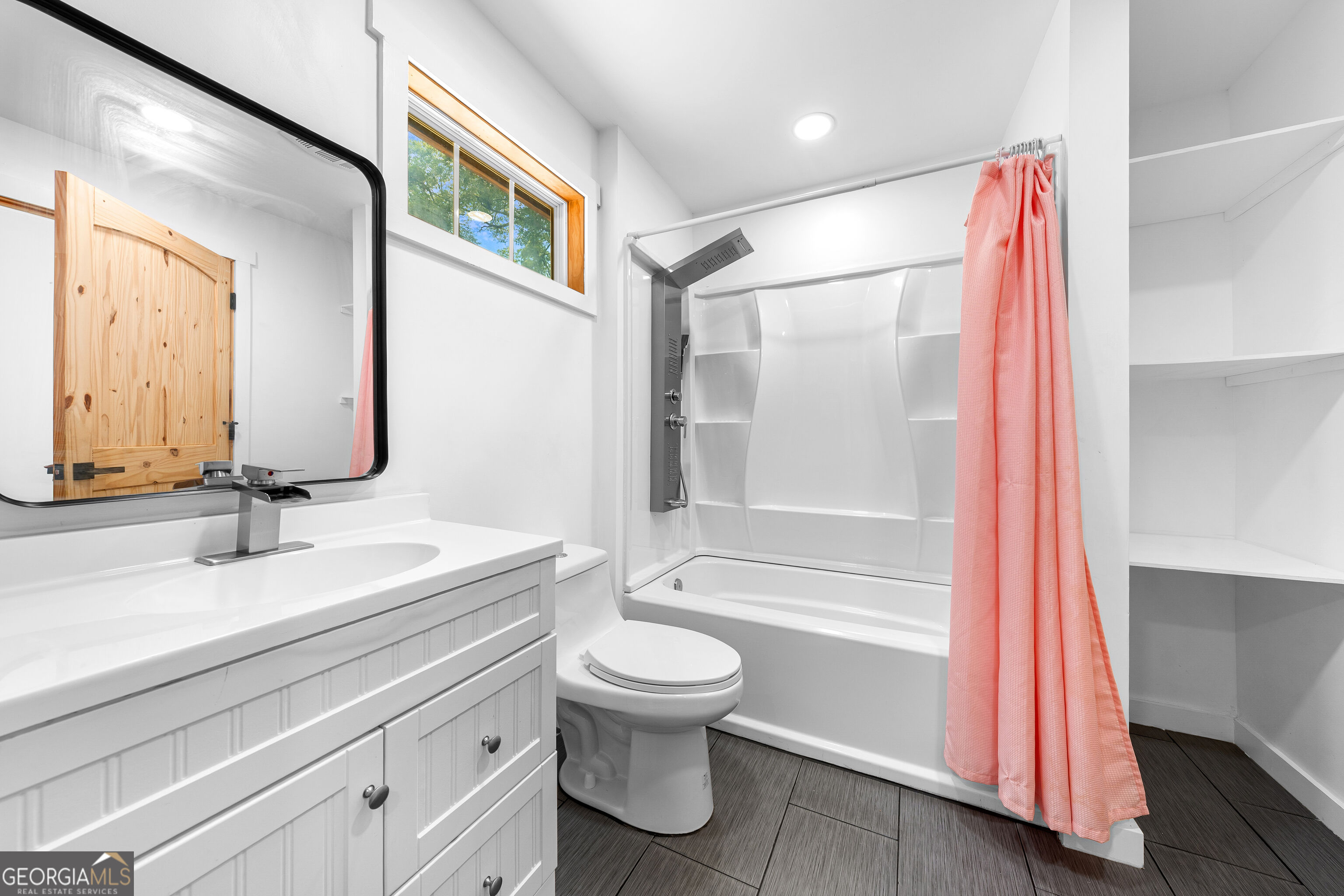 270 Baker Street Property Photo 19