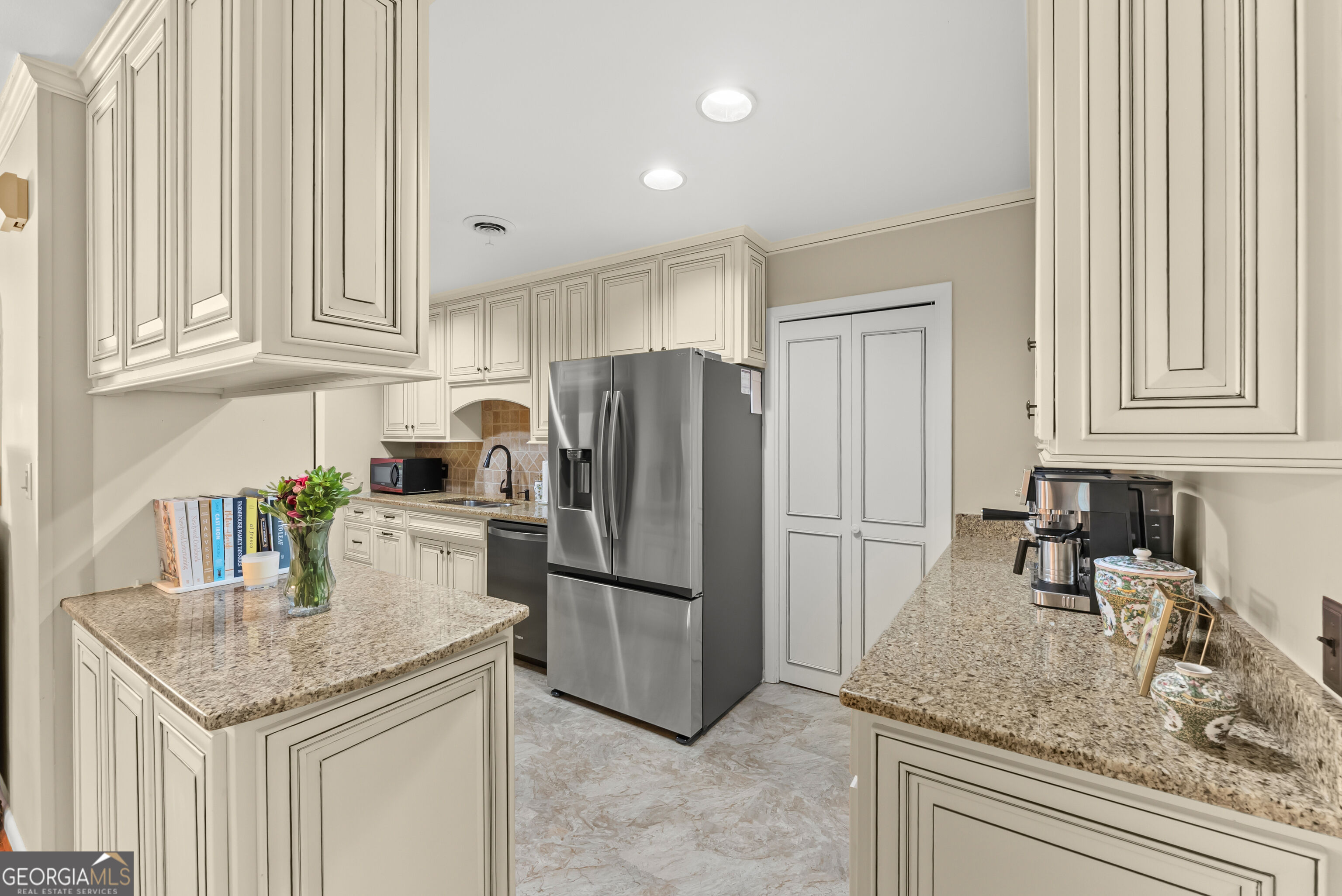 290 Cochran Drive Property Photo 13