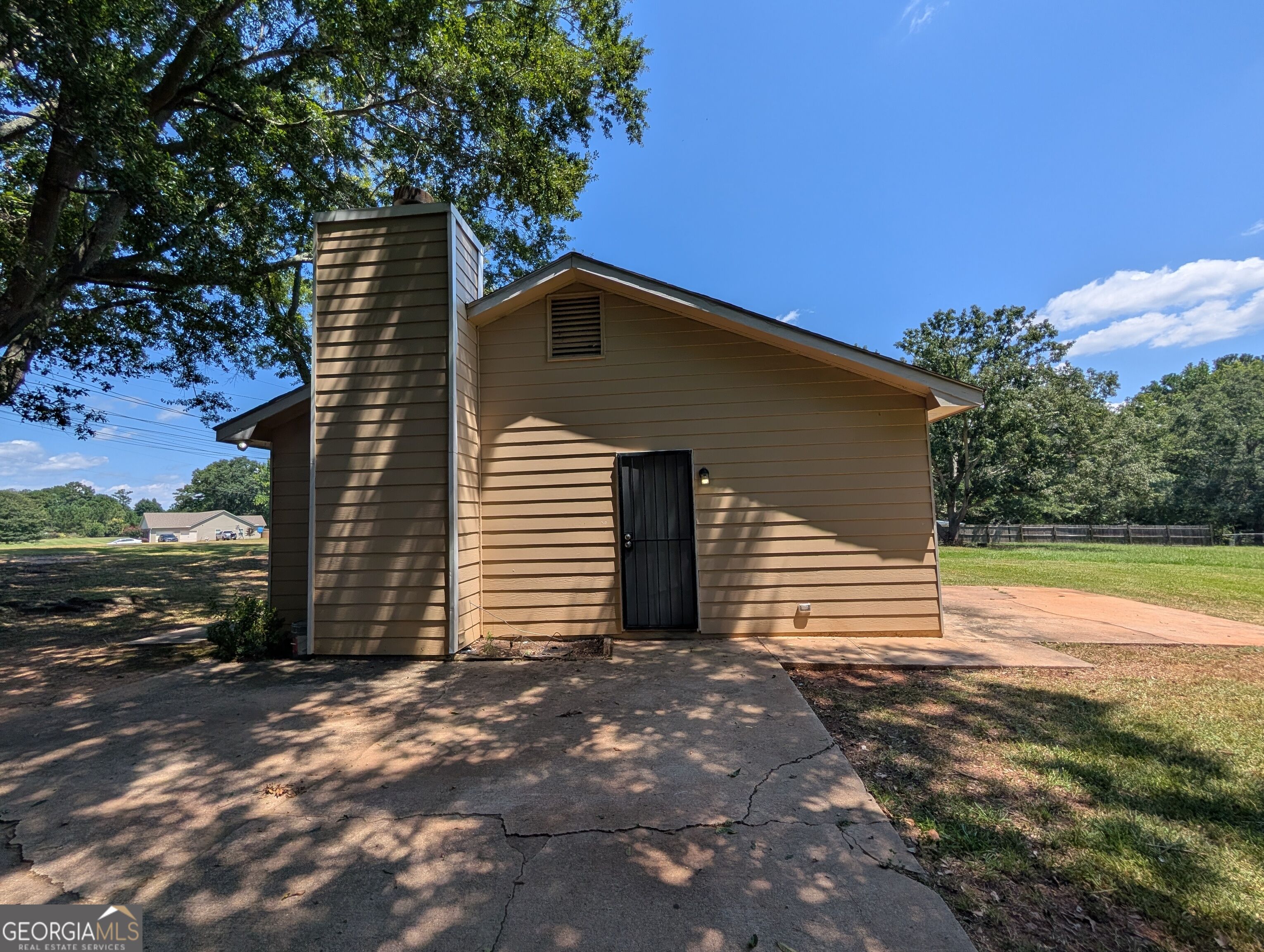 1070 Lower Big Springs Road Property Photo 3