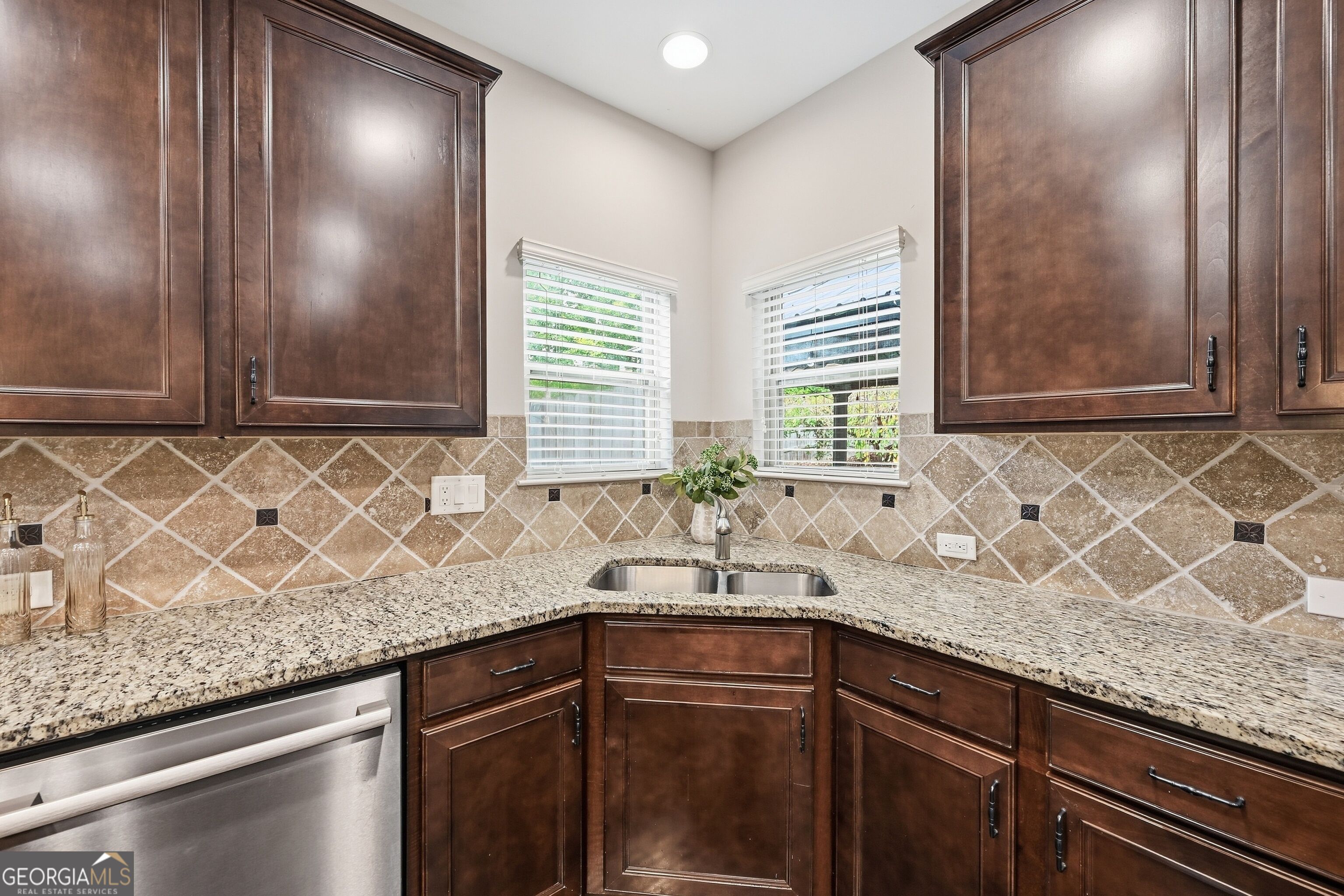 5950 Somersby Circle Property Photo 25