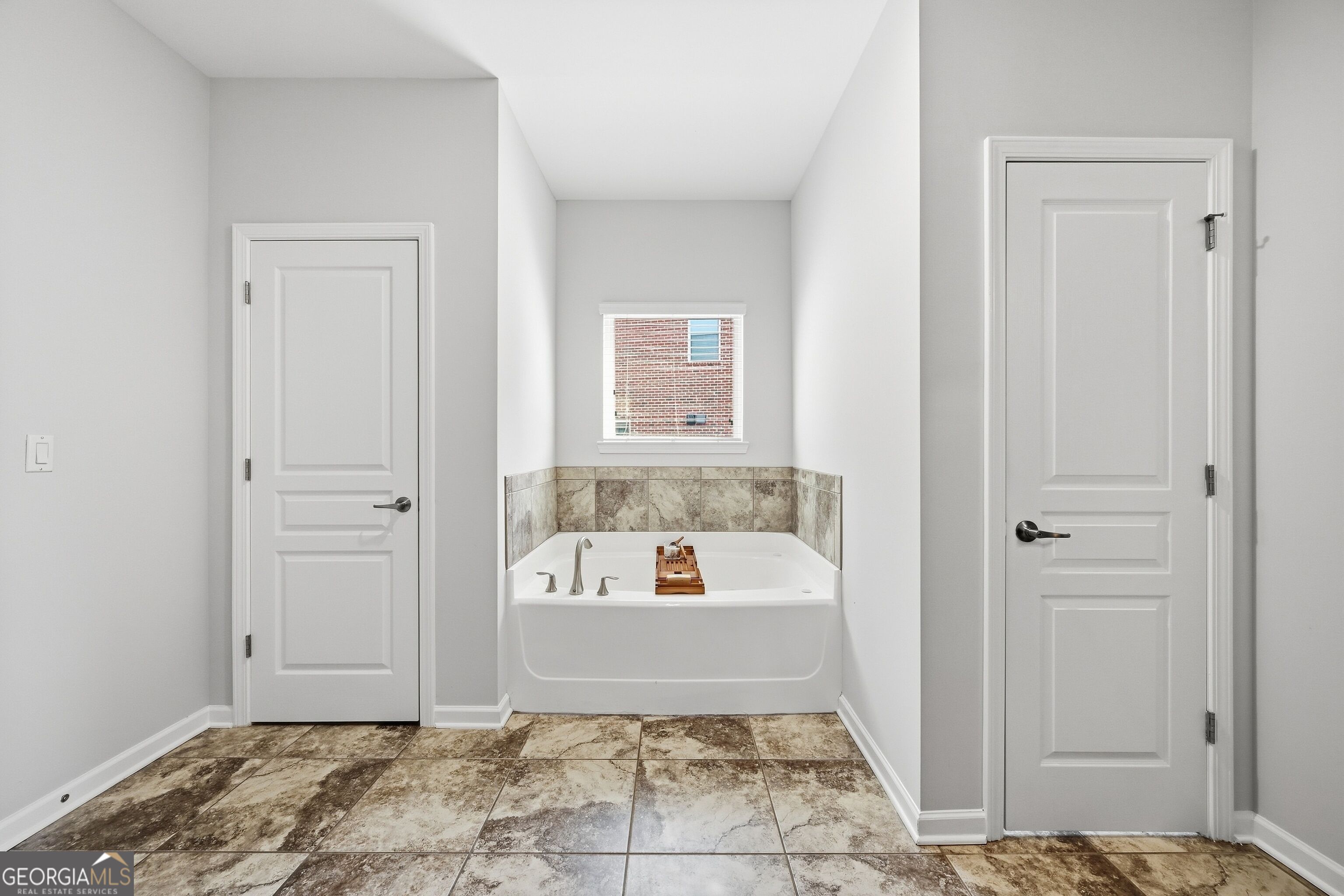 5950 Somersby Circle Property Photo 47