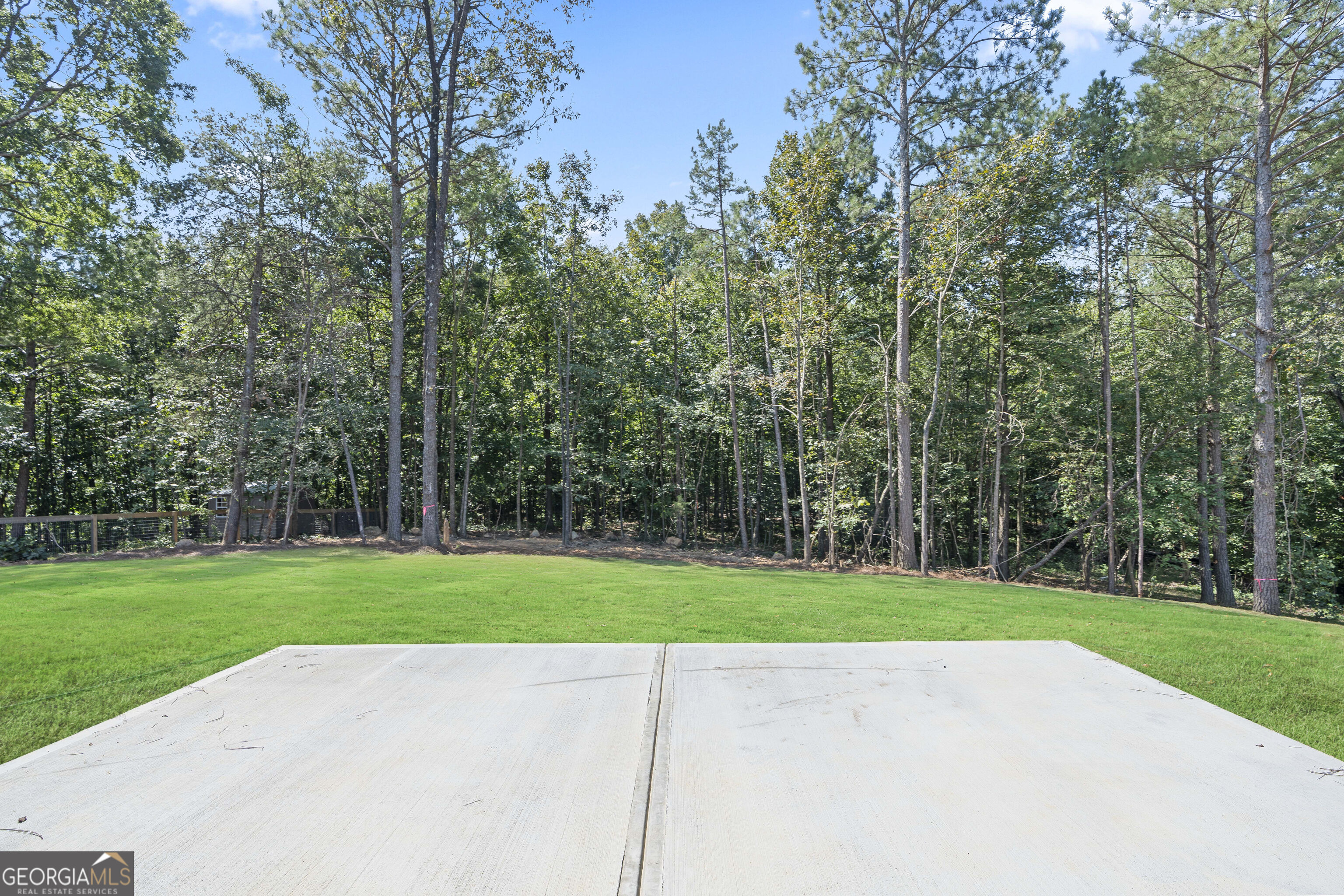 196 Talon Drive Se Property Photo 4