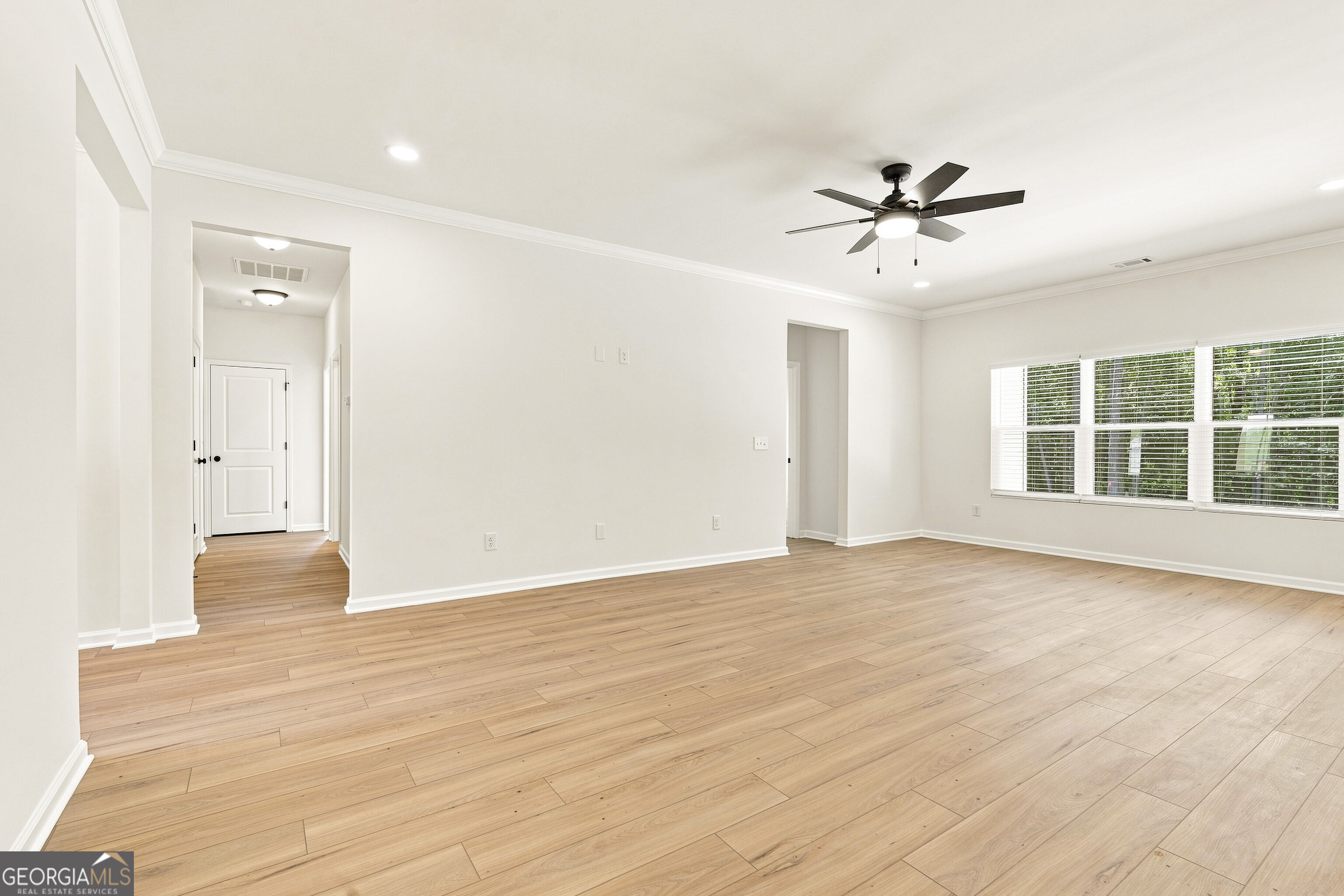 196 Talon Drive Se Property Photo 6