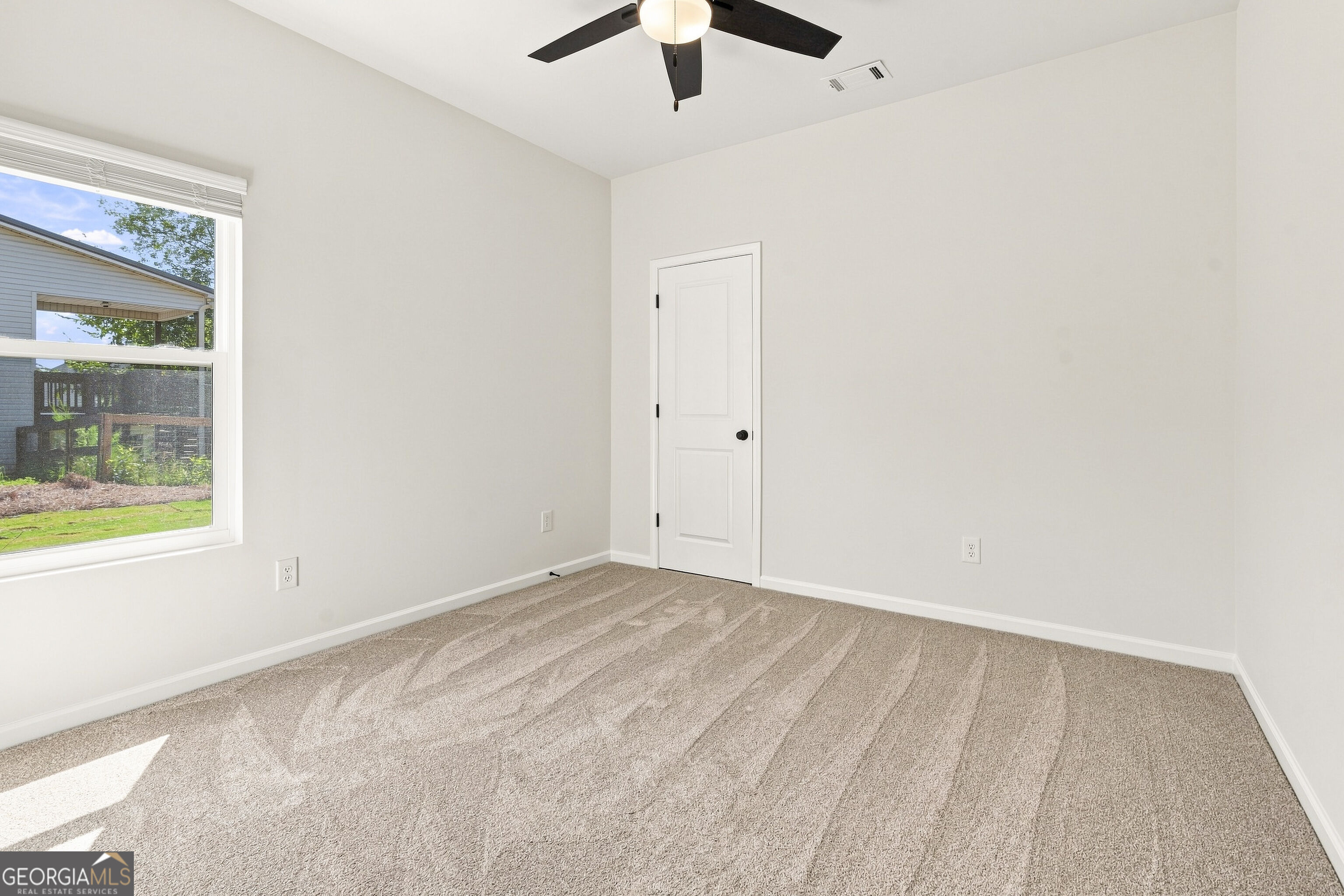 196 Talon Drive Se Property Photo 23